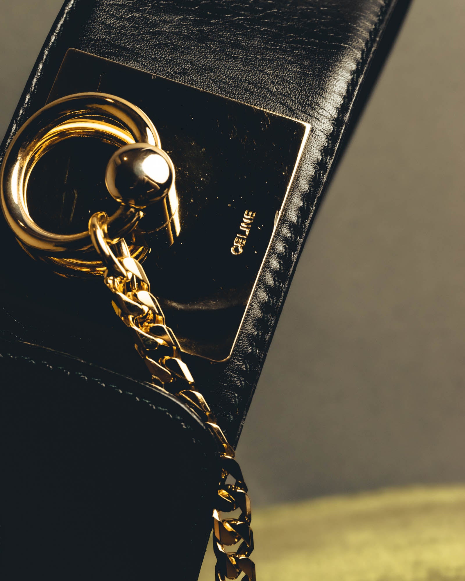 "CELINE" 18's-Glossy black chain leather belt
