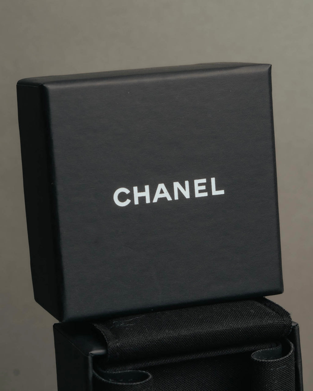 –SPECIAL– "CHANEL" 2021SS  Sparkling rhinestone cc ring
