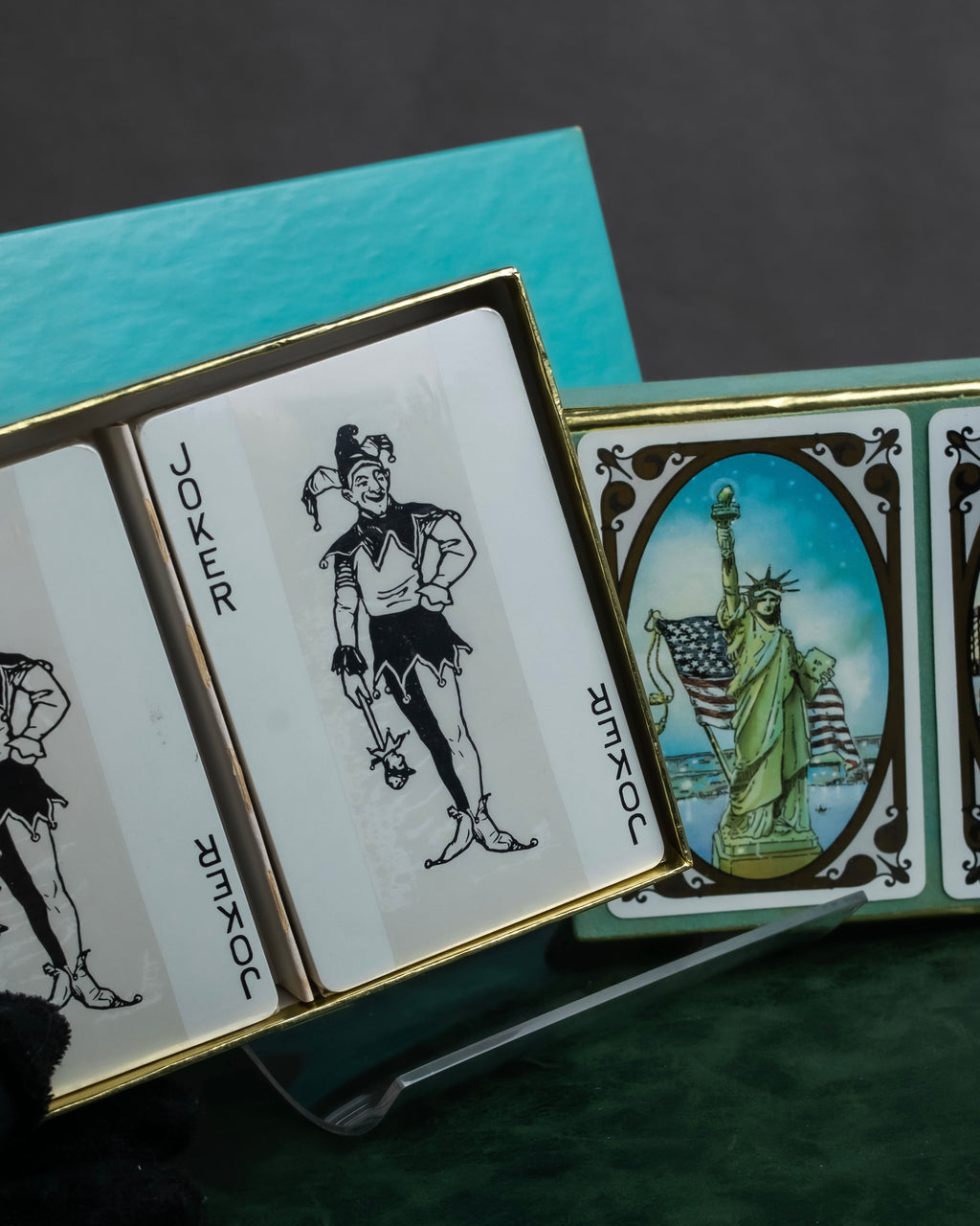 "Tiffany&Co" American motif playing card set
