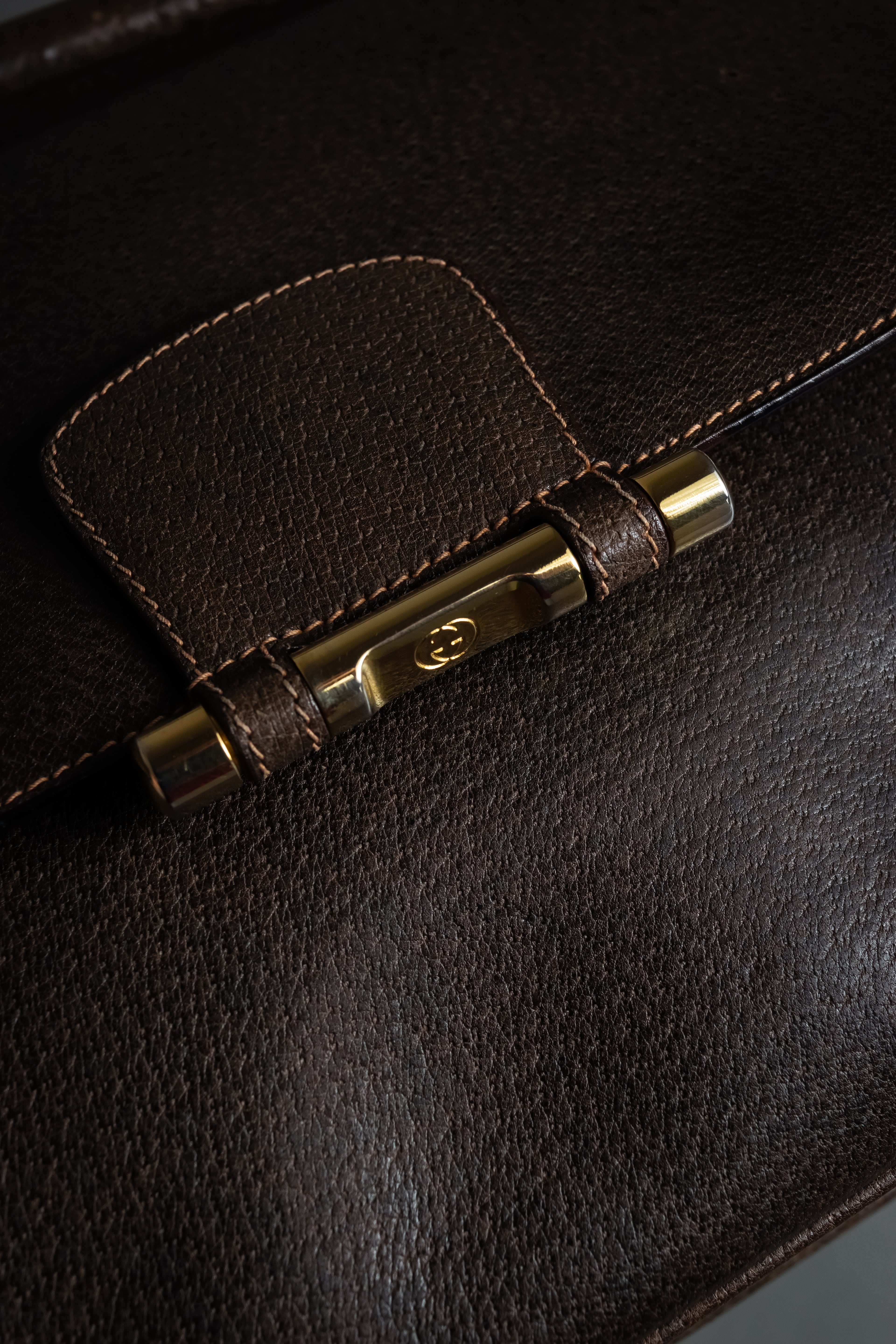 "GUCCI" Bar-shaped fastener design leather shoulder bag