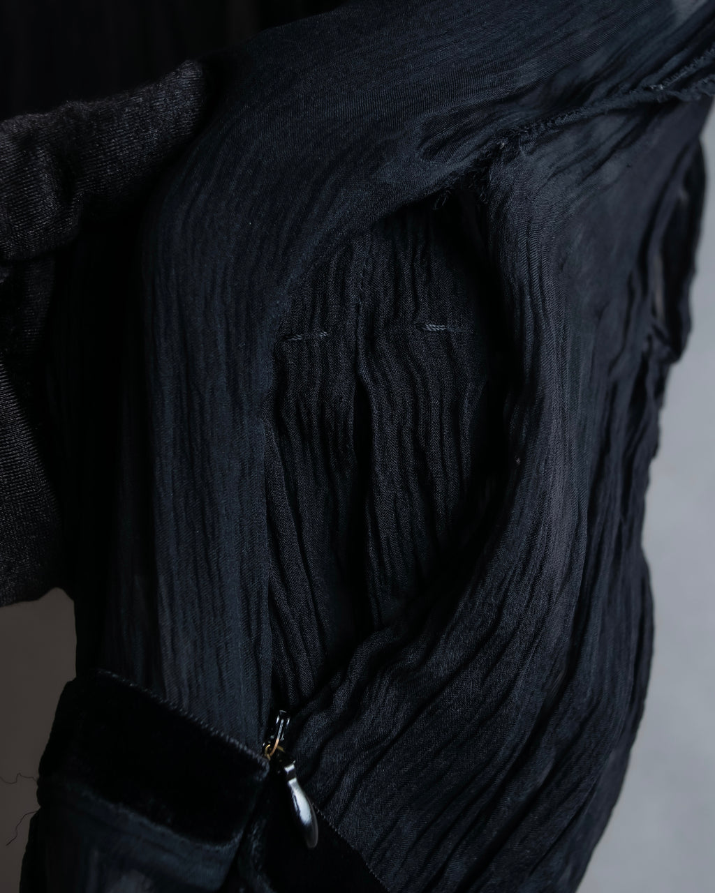 "PRADA" Gathered ribbon design puff sleeve dress