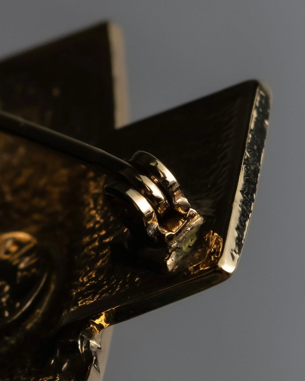 "CELINE" Quilted plate design gold brooch