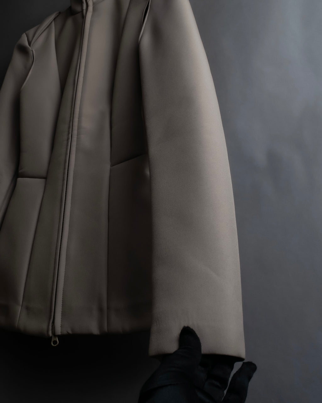 "Maison Martin Margiela × H&M"
Reconstructed zip-up design jacket