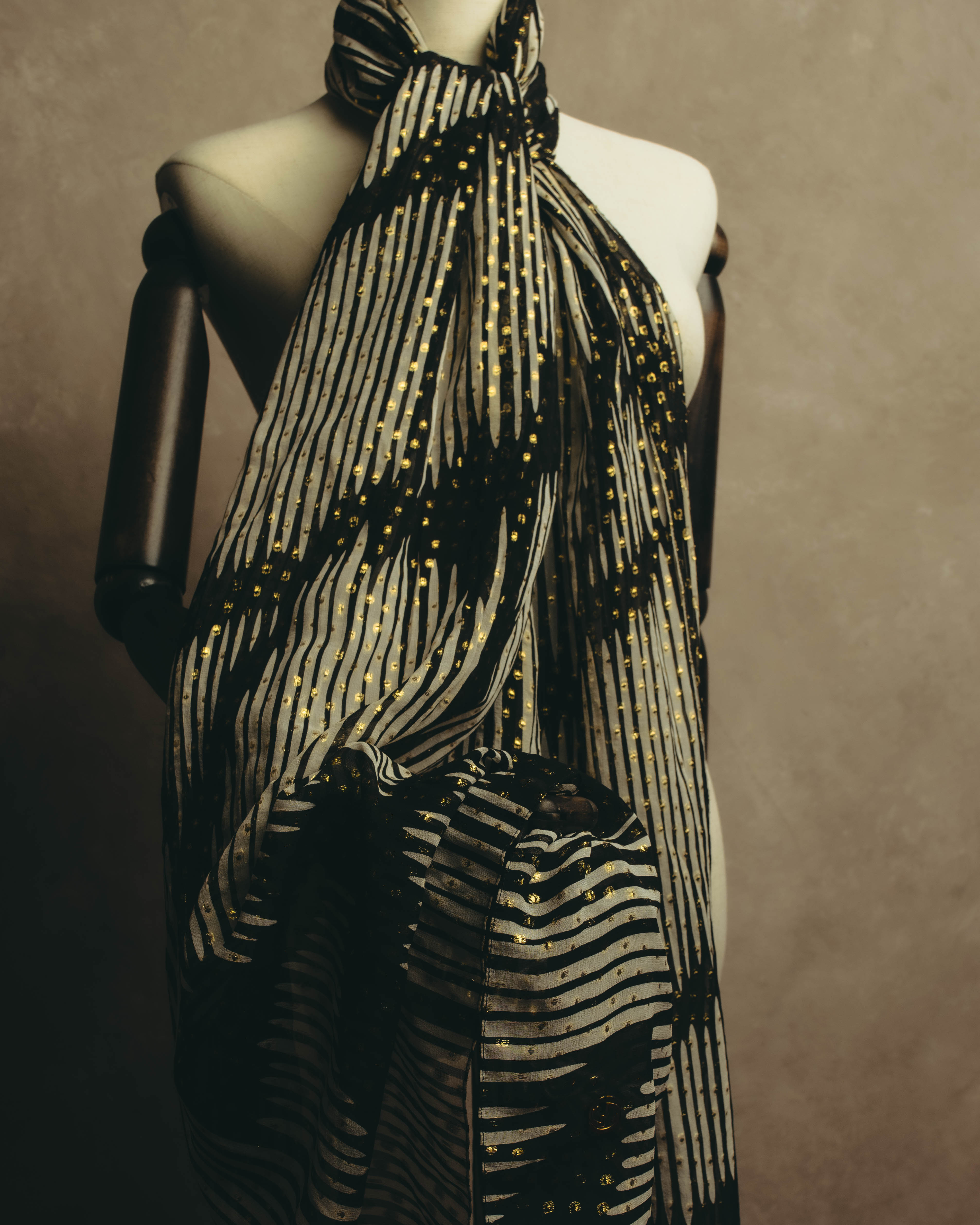 -SPECIAL- “GUCCI” 00’s-10’s Metallic printed sheer stole