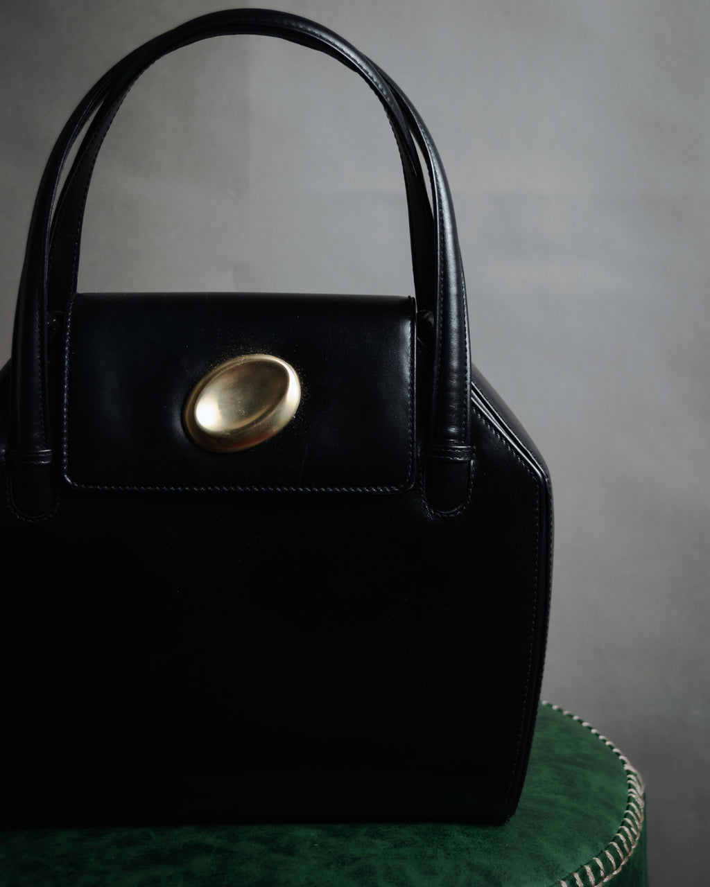 –SPECIAL– "GUCCI" 90’s Architectural oval hardware box calf handbag