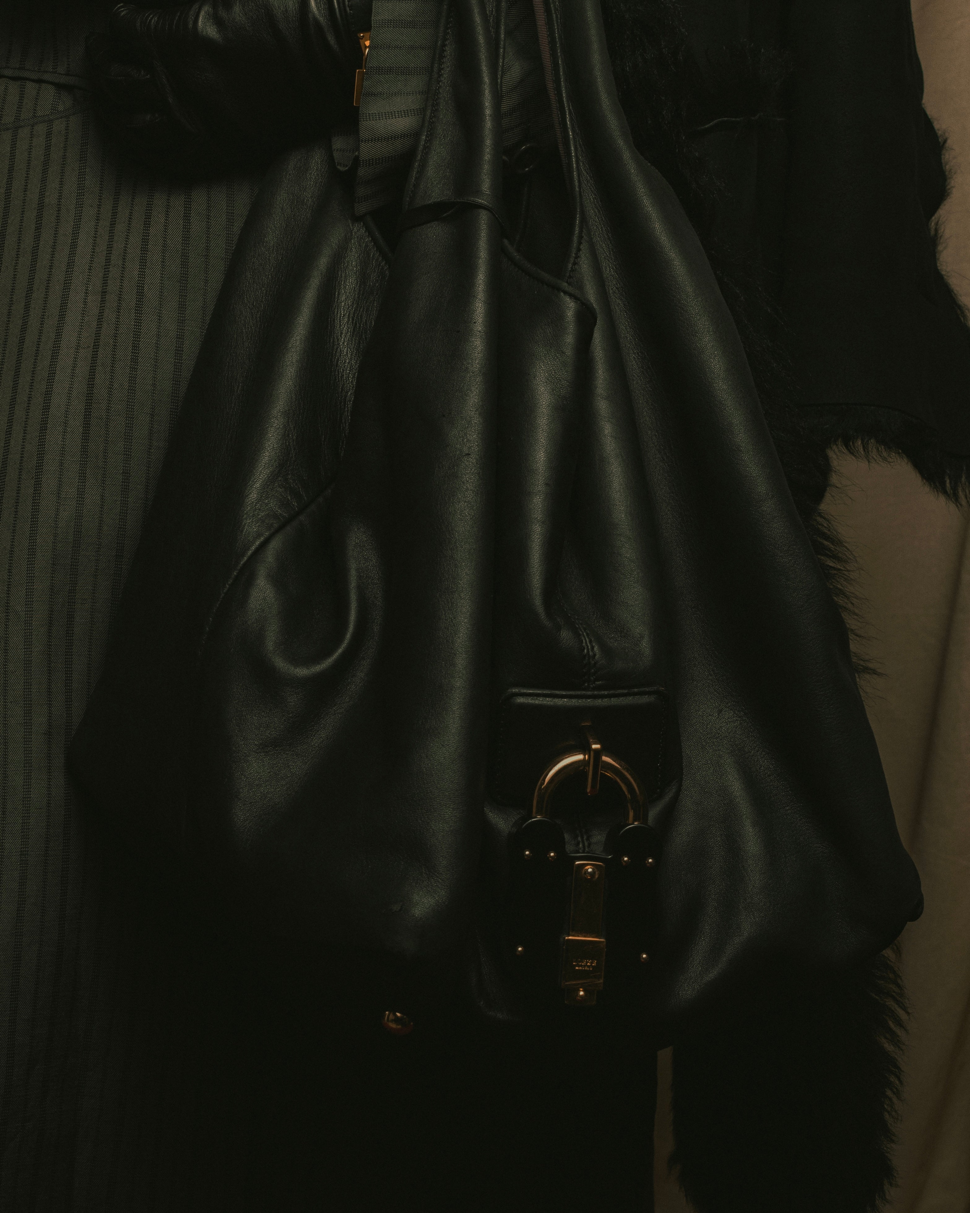 -SPECIAL- “LOEWE” Calle oversized padlock leather bag