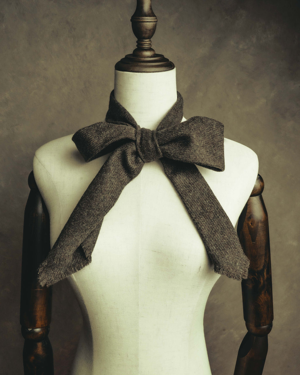 -SPECIAL- "Yves Saint Laurent" 90's-00's Charcoal grey wool textured knit tie