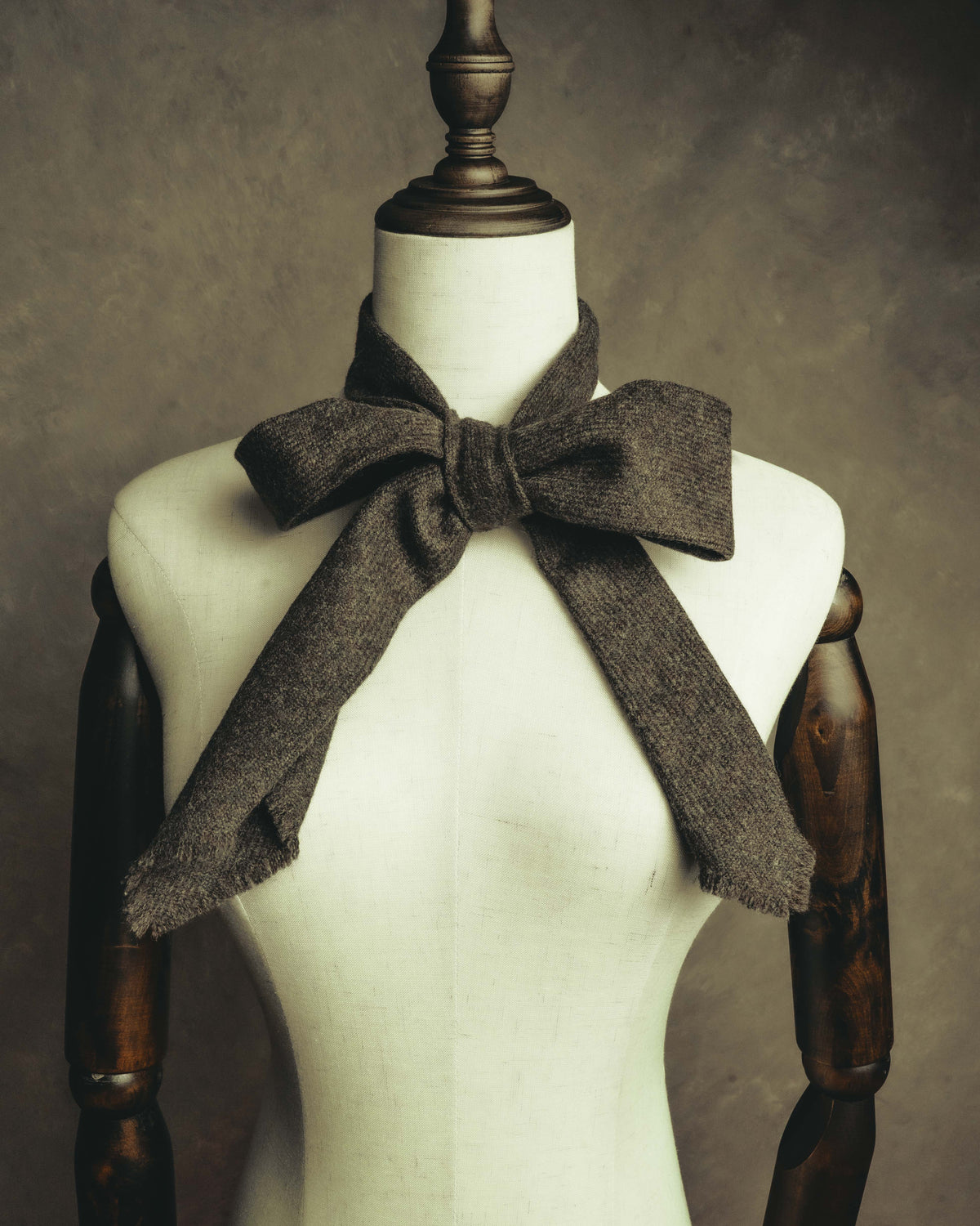 -SPECIAL- "Yves Saint Laurent" 90's-00's Charcoal grey wool textured knit tie