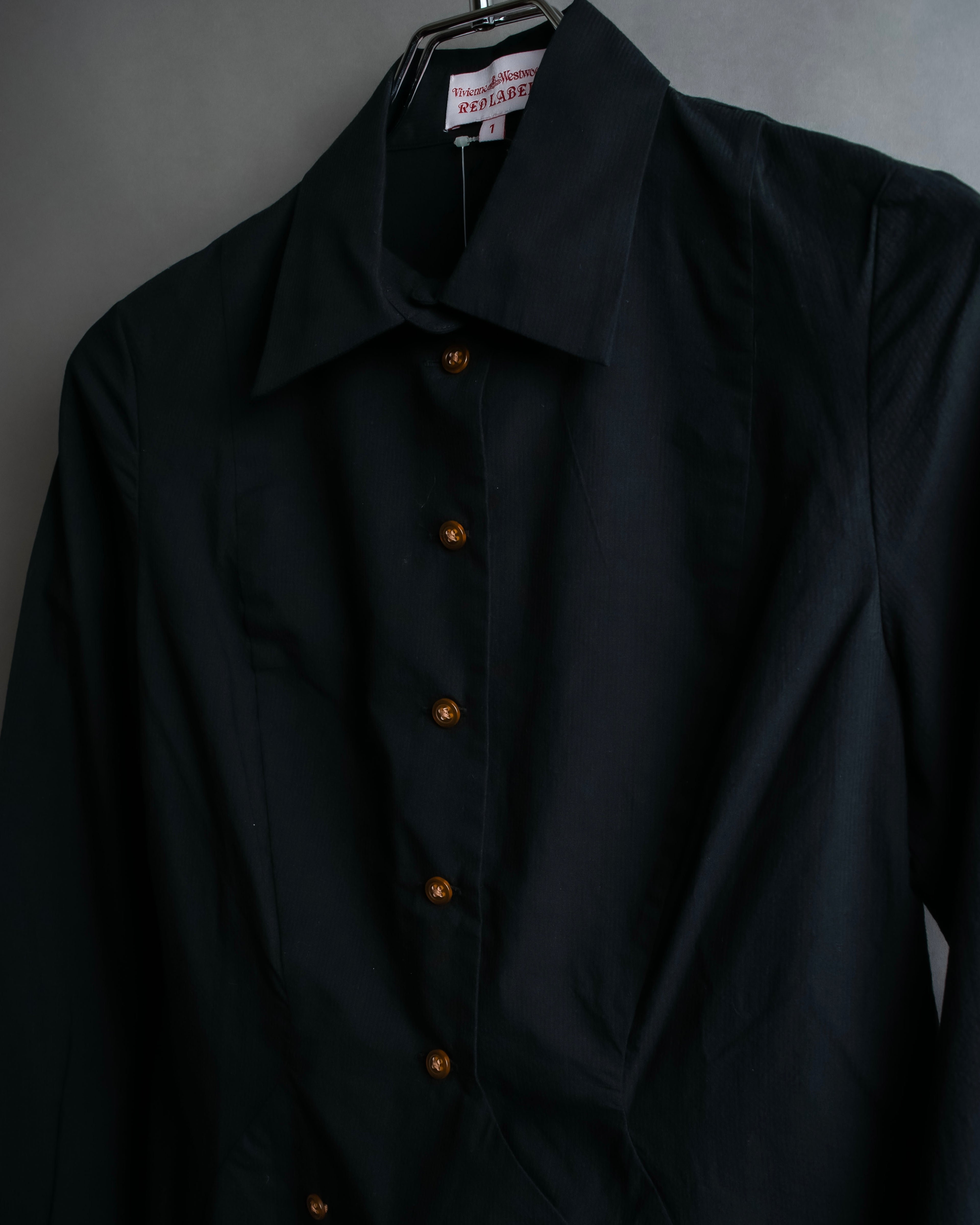 "Vivienne Westwood RED LABEL"
 Front button cutting design shirt