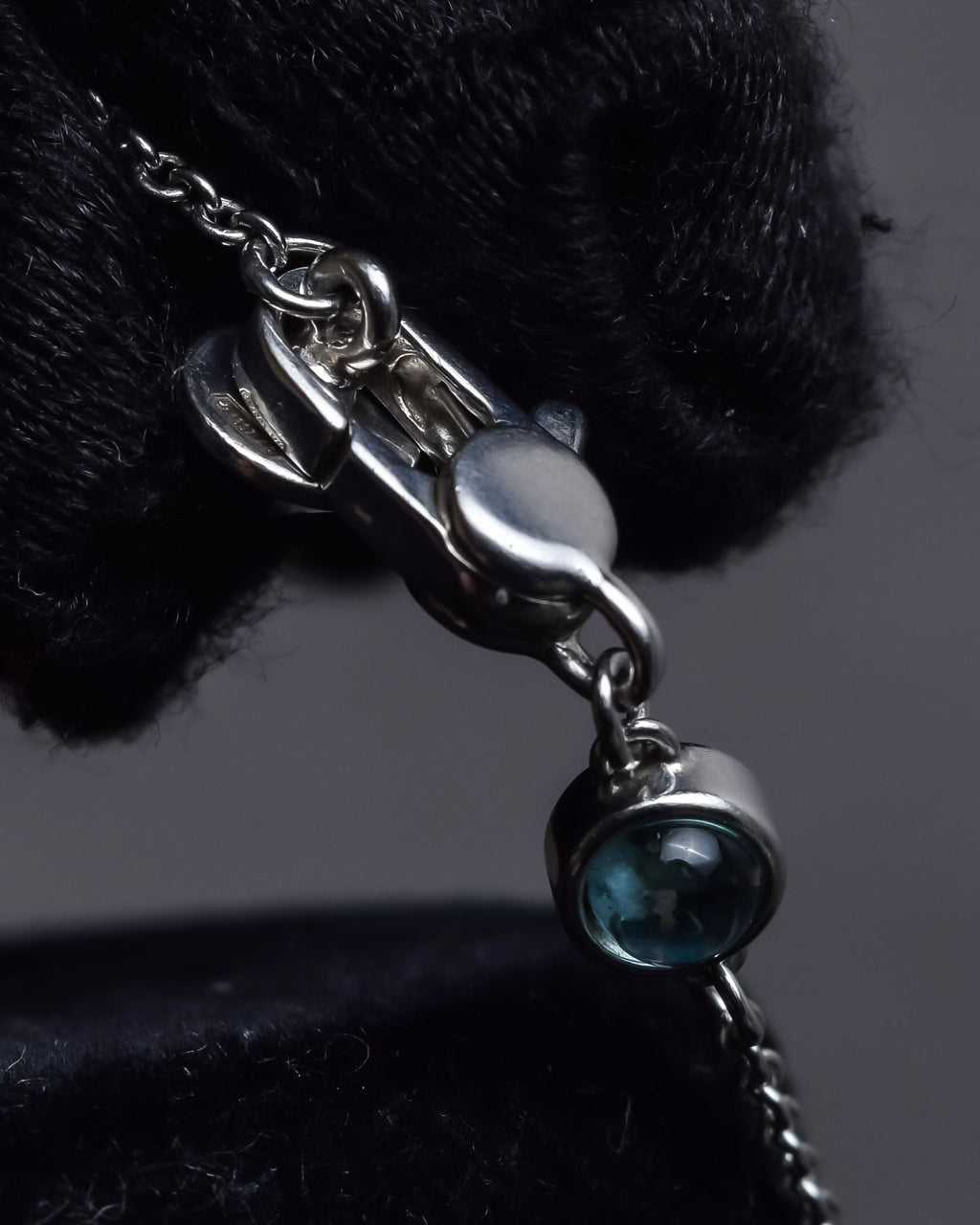 "GUCCI" Heart motif silver necklace