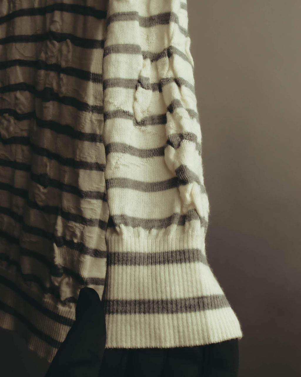 "tao COMME des GARÇONS" 10's Textured striped wool knit cardigan