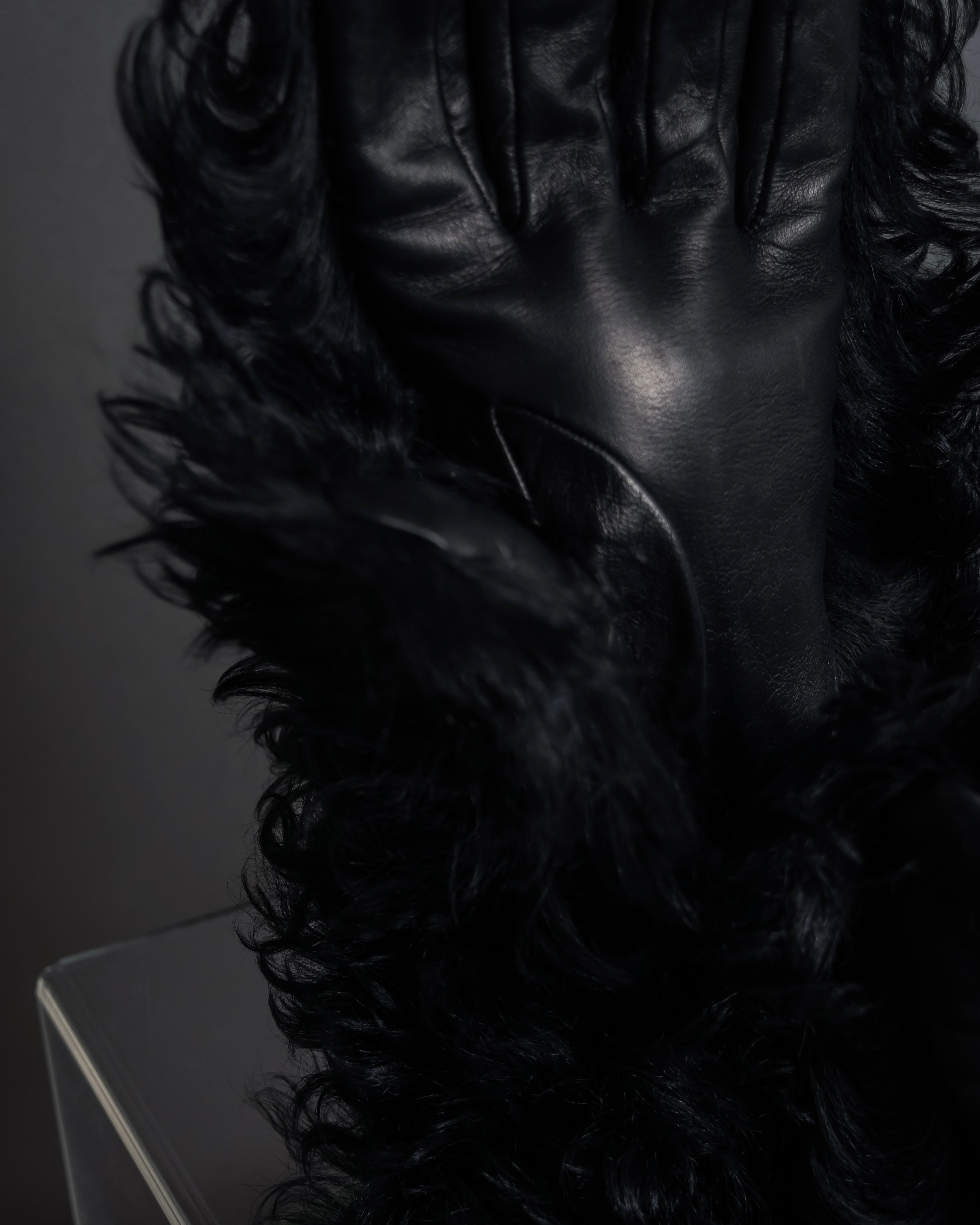 "BOTTEGA VENETA" Long-haired fur design leather gloves