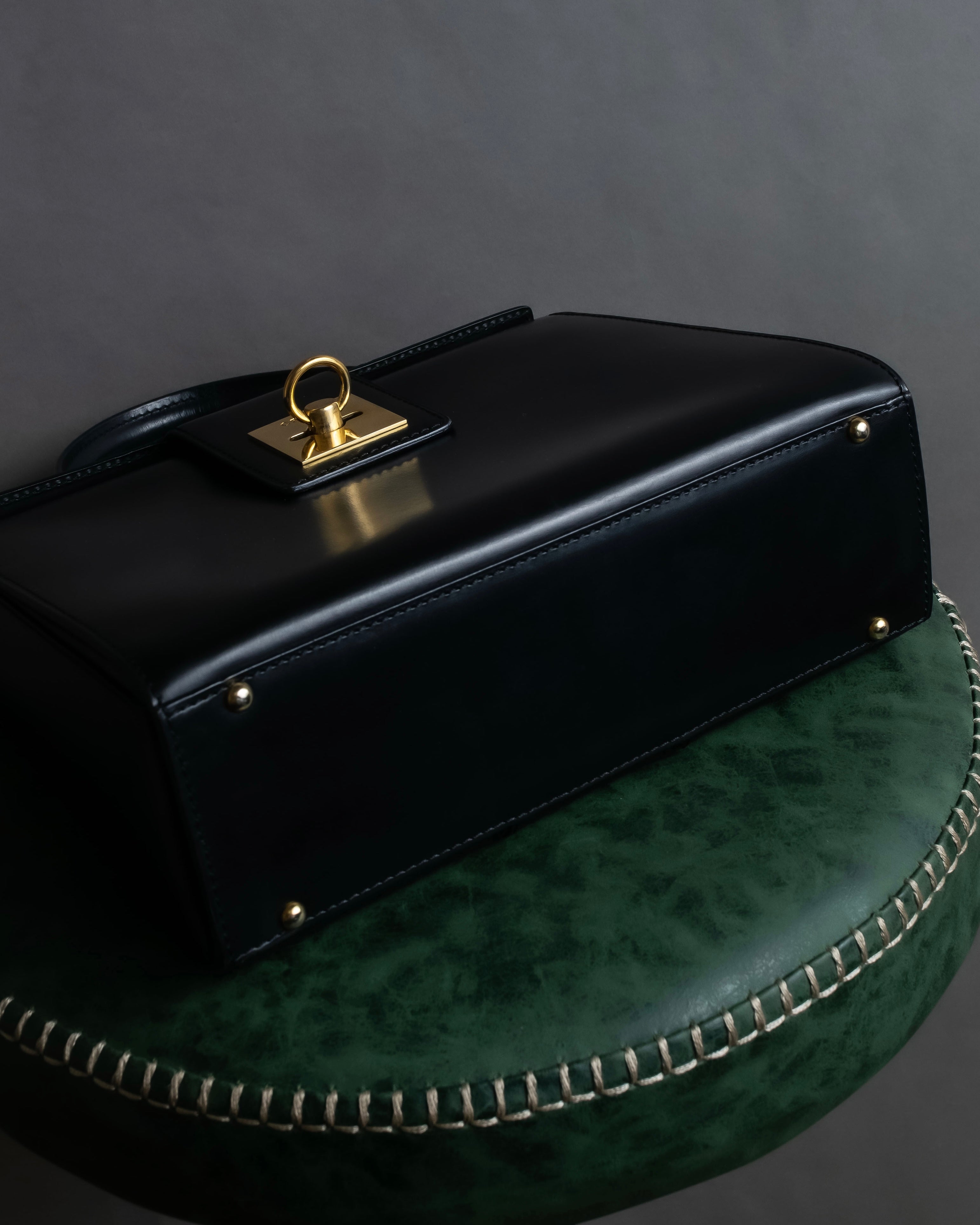 "CELINE" Ringlock design leather hand bag