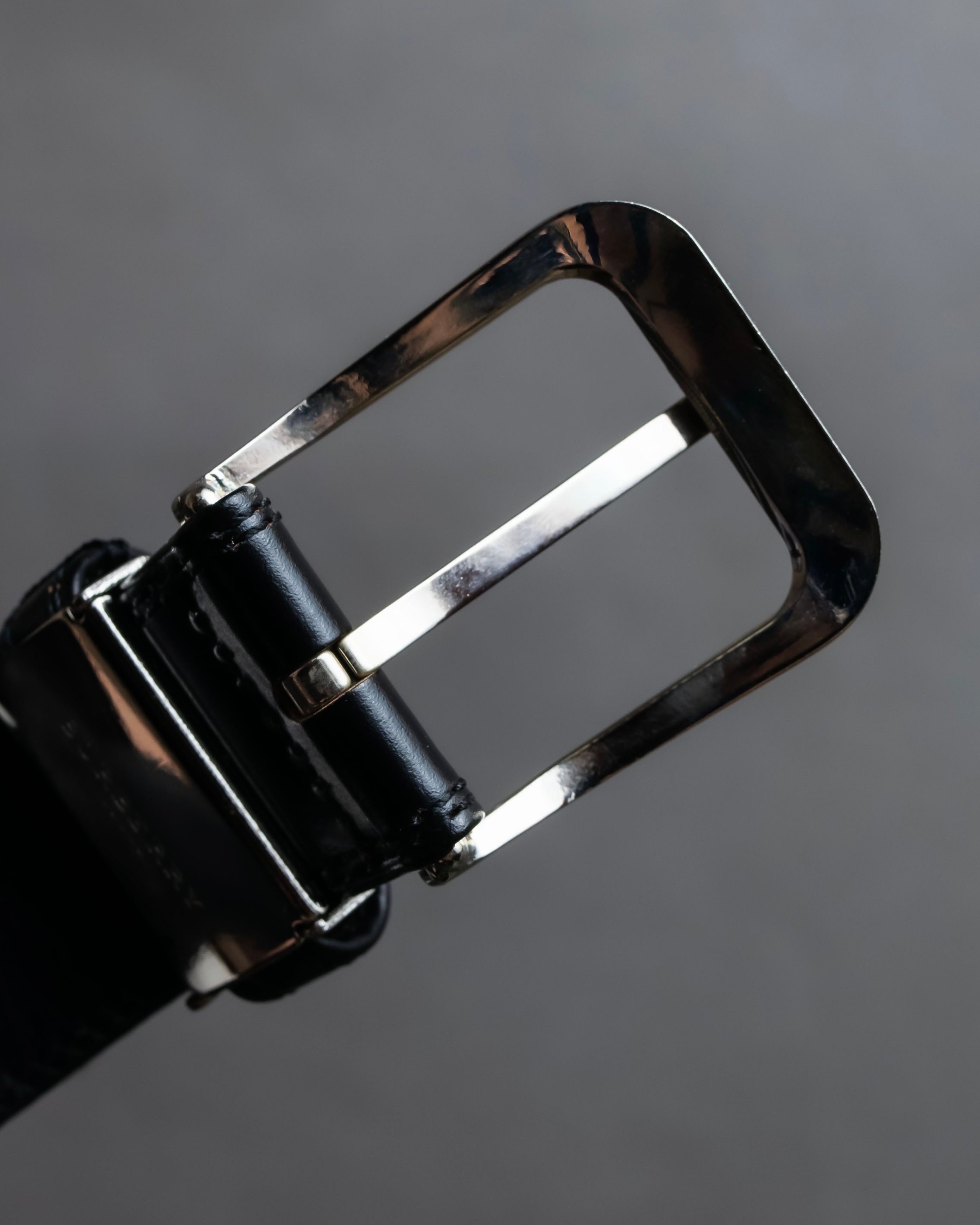 "BURBERRY" Equestrian Knight design leather belt