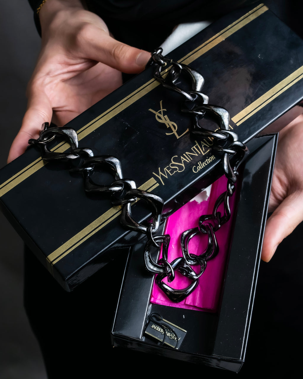 "YVES SAINT LAURENT" Twisted details mode style necklace