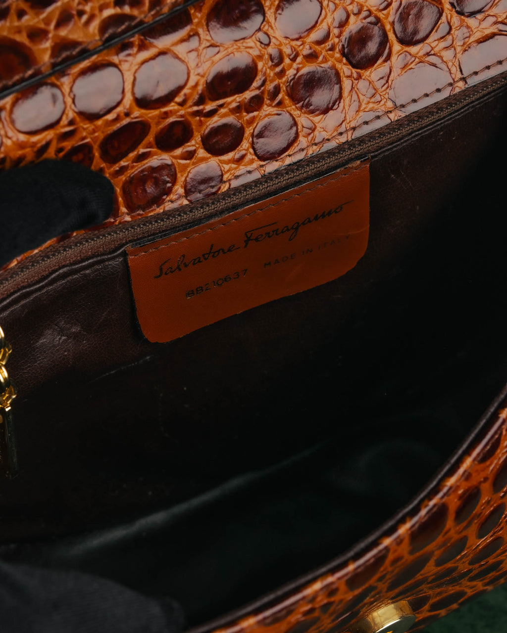 -SPECIAL- "Salvatore Ferragamo" 90's Glossy crocodile pattern shoulder bag