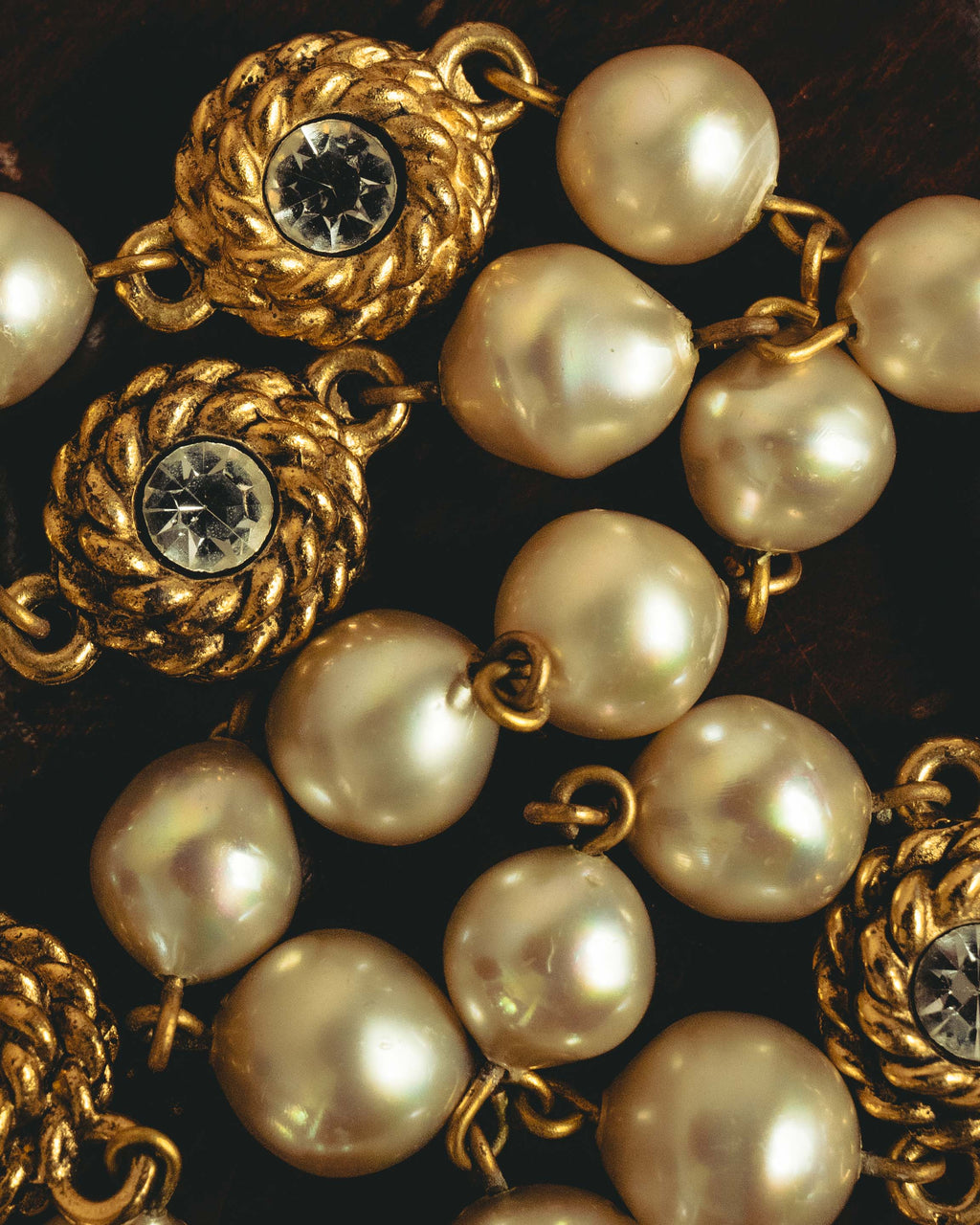 -SPECIAL- "CHANEL" 90's Pearl and crystal embellished long necklace