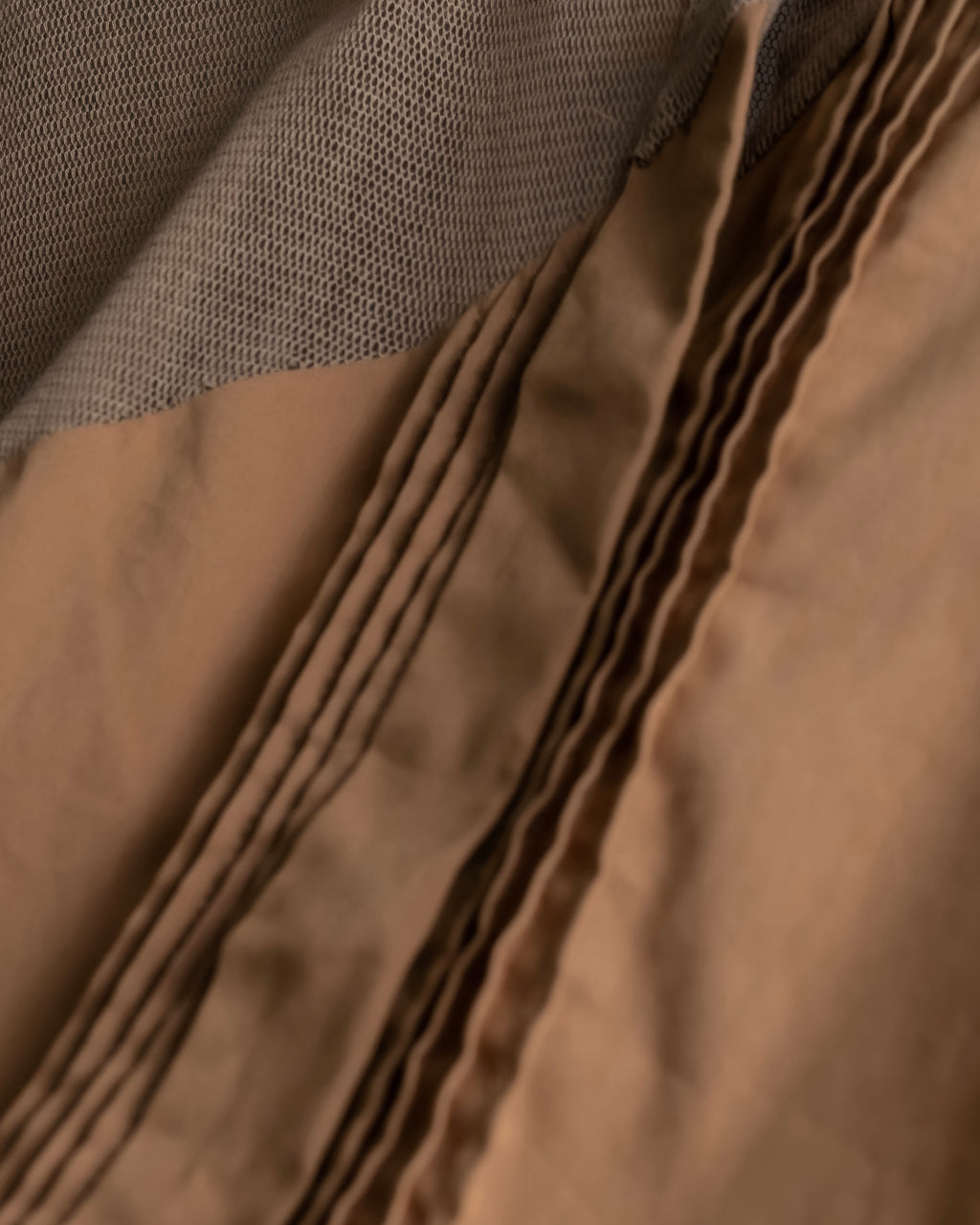 "N21 NUMEROVENTUNO" Switching design concealed shirt