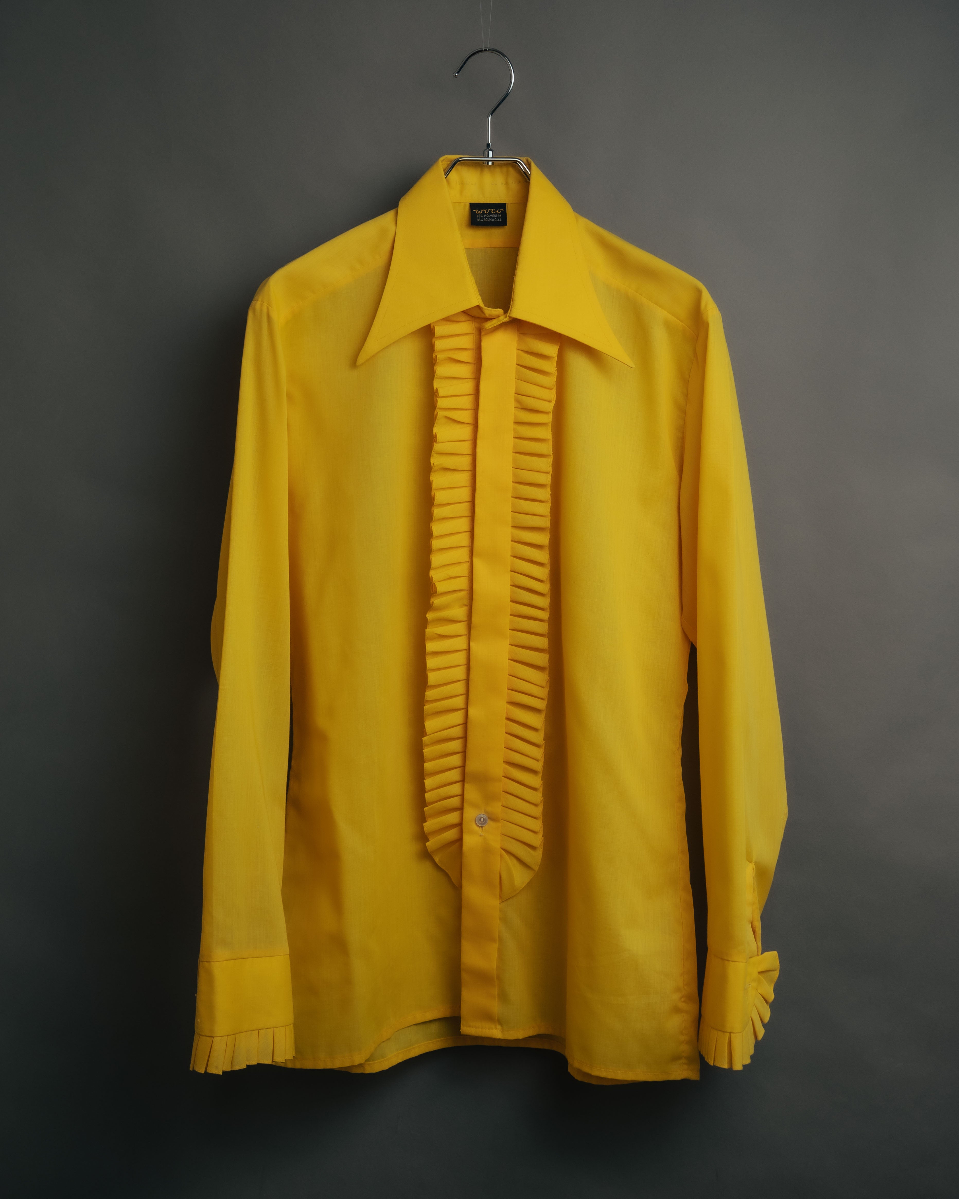 -MOOD Vintage Collections-
70’s Ruffled long point collar shirt