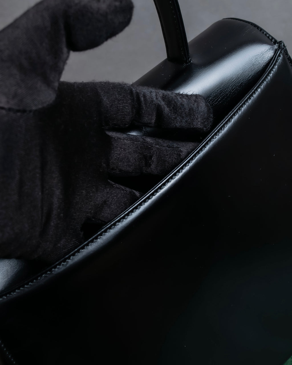 "Charles Jourdan" Logo half-moon metal plate design leather hand bag