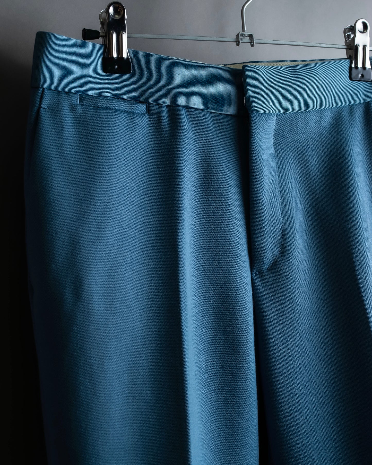 "DRAWER" Beautiful light blue tapered silhouette slacks