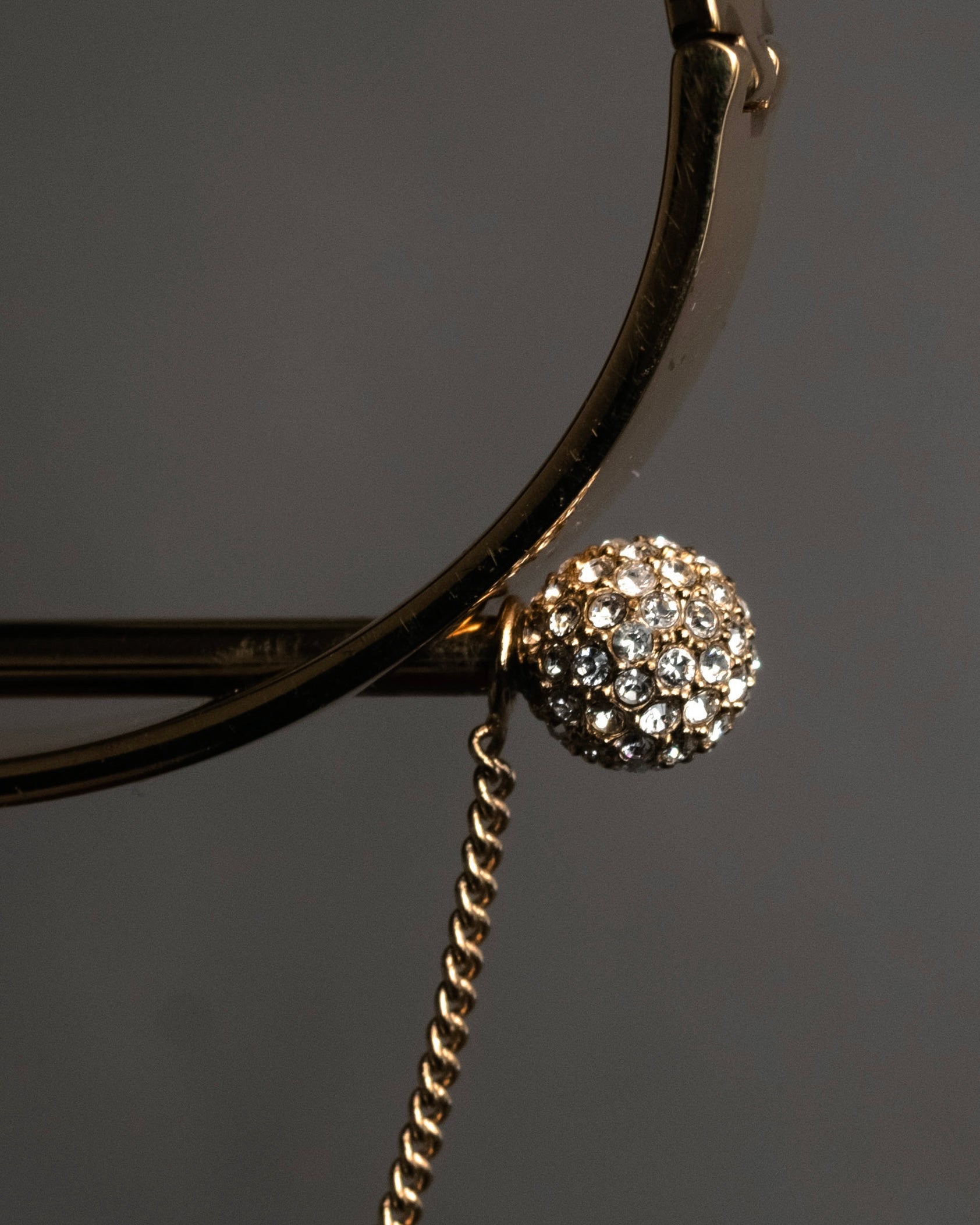 “Chloe” 2010’s crystal sphere chain bangle