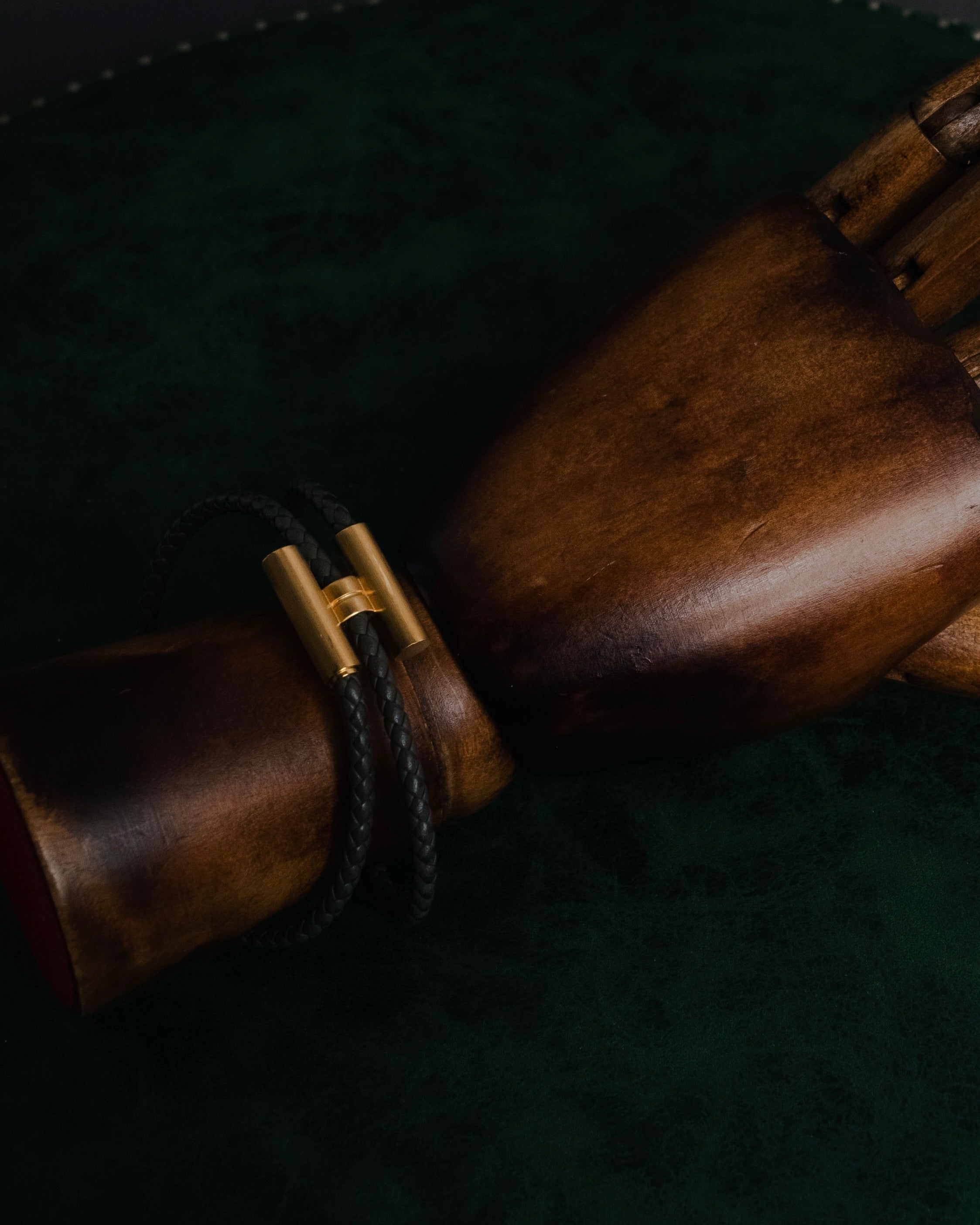 "HERMES" 10’s-20’s Tresse leather H clasp bracelet