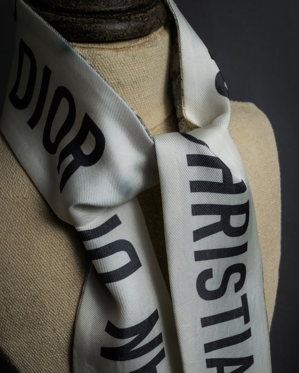 -MOOD Christmas Collection-
"Dior" Maria Grazia Chiuri Toile de Jouy motif silk scarf