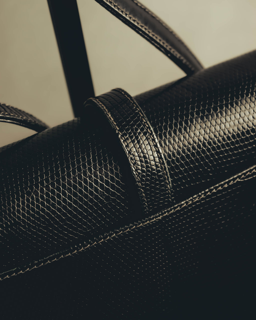 "GUCCI" 60's-70's Glossy lizard embossed leather shoulder bag