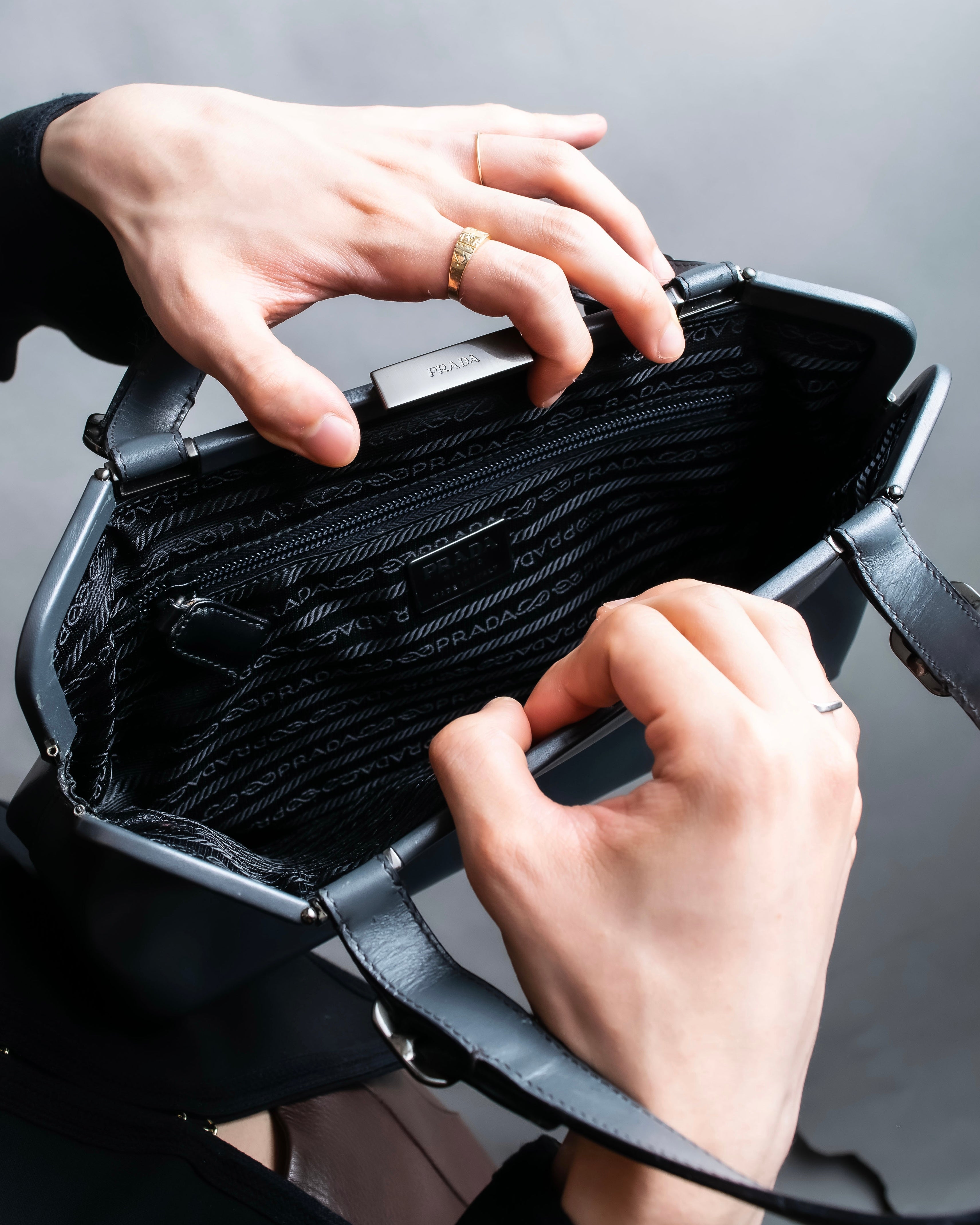 "PRADA" Clasp design grey-blue leather bag