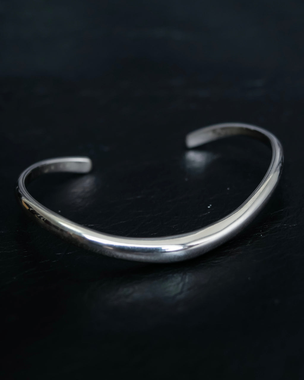 "ete" Silver 925 wavy design bangle