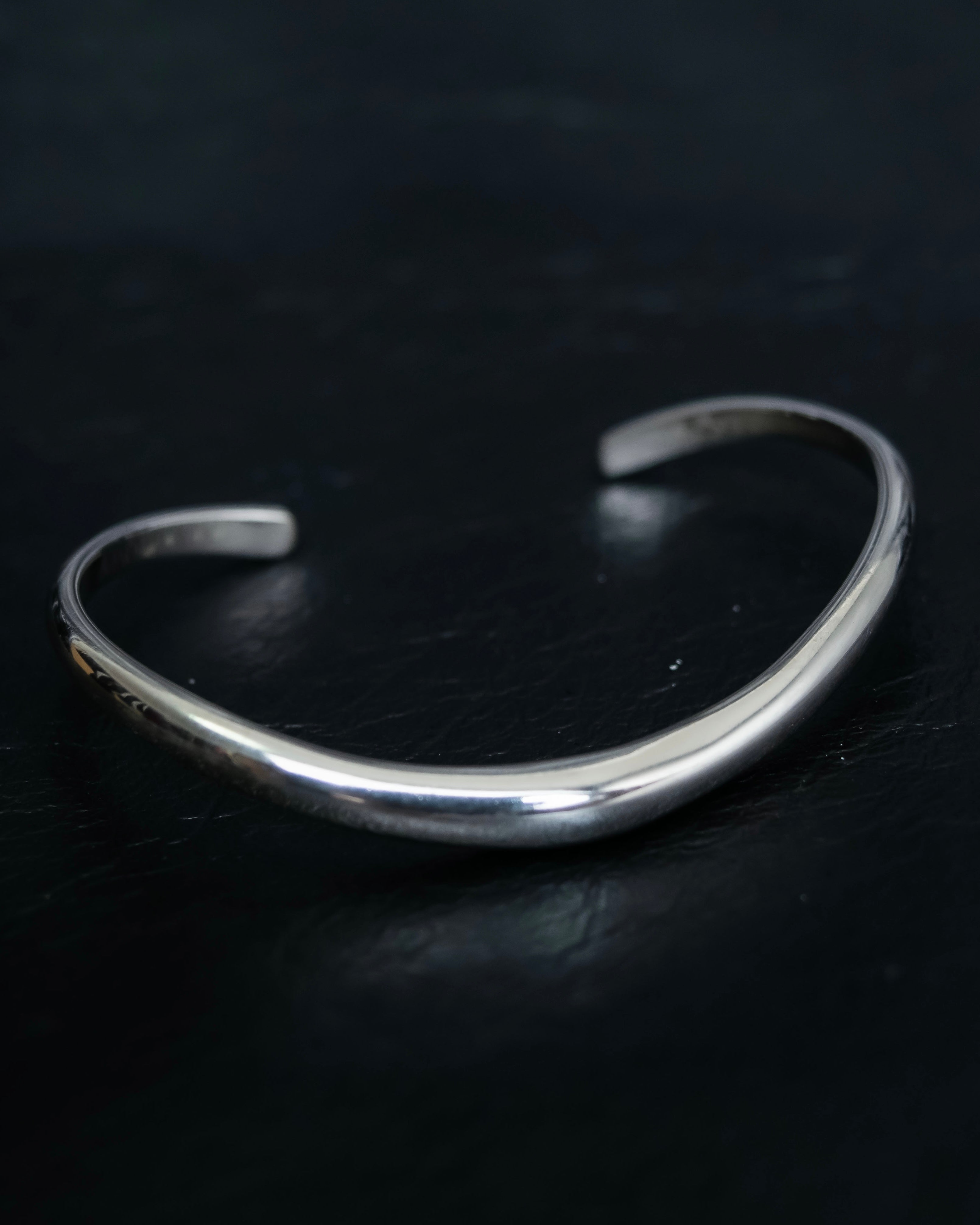 "ete" Silver 925 wavy design bangle