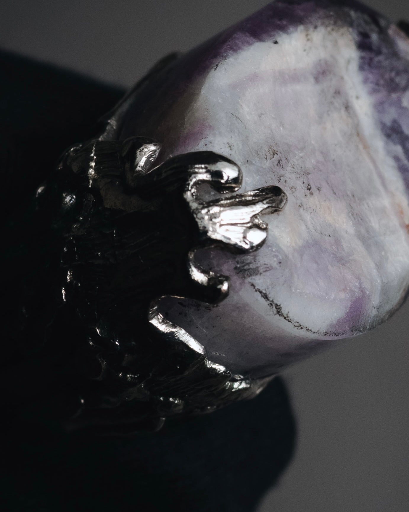 "YVES SAINT LAURENT" 00’s Amethyst stone signet ring