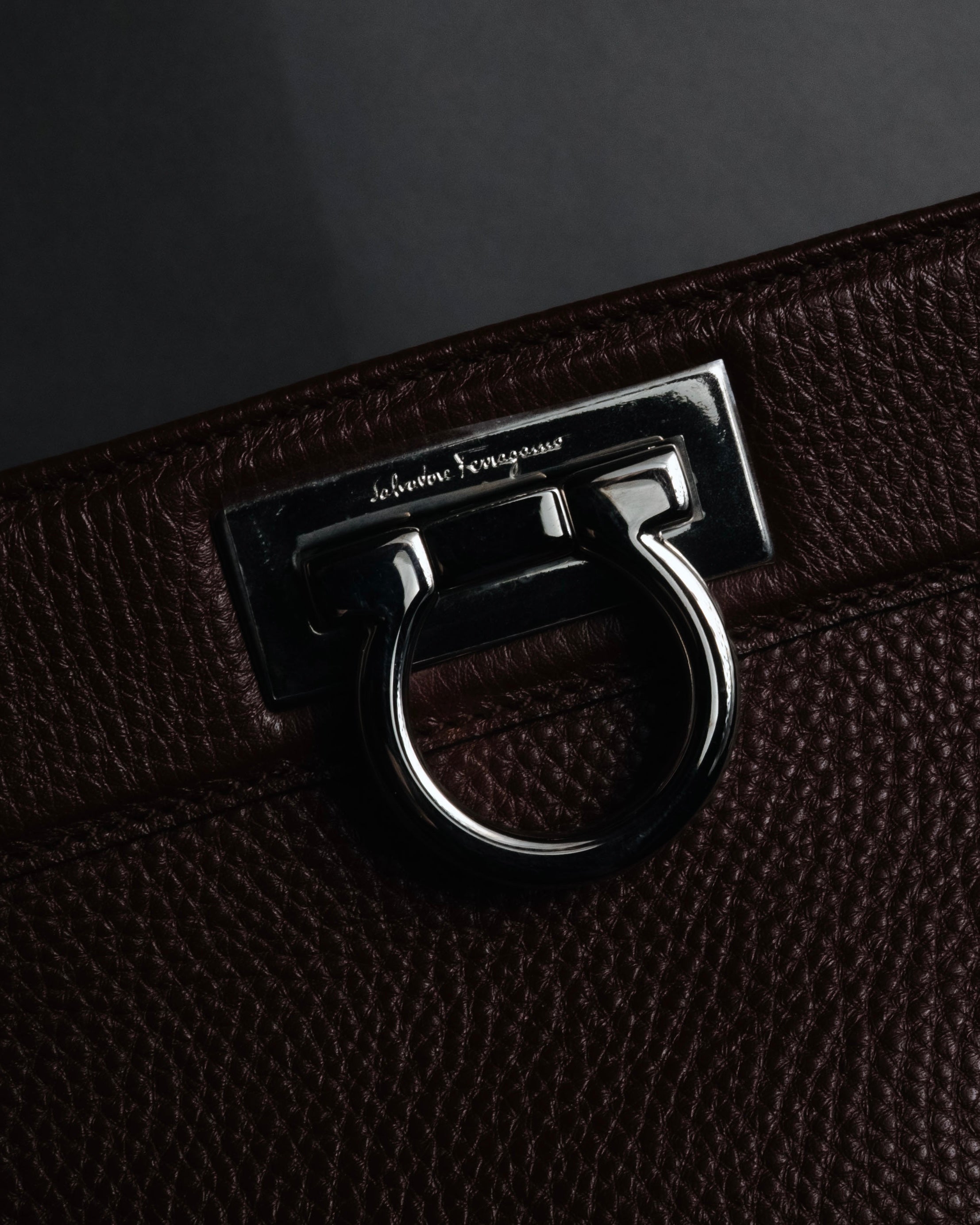 "Salvatore Ferragamo" 90’s-00’s Gancini hardware pebbled leather tote bag