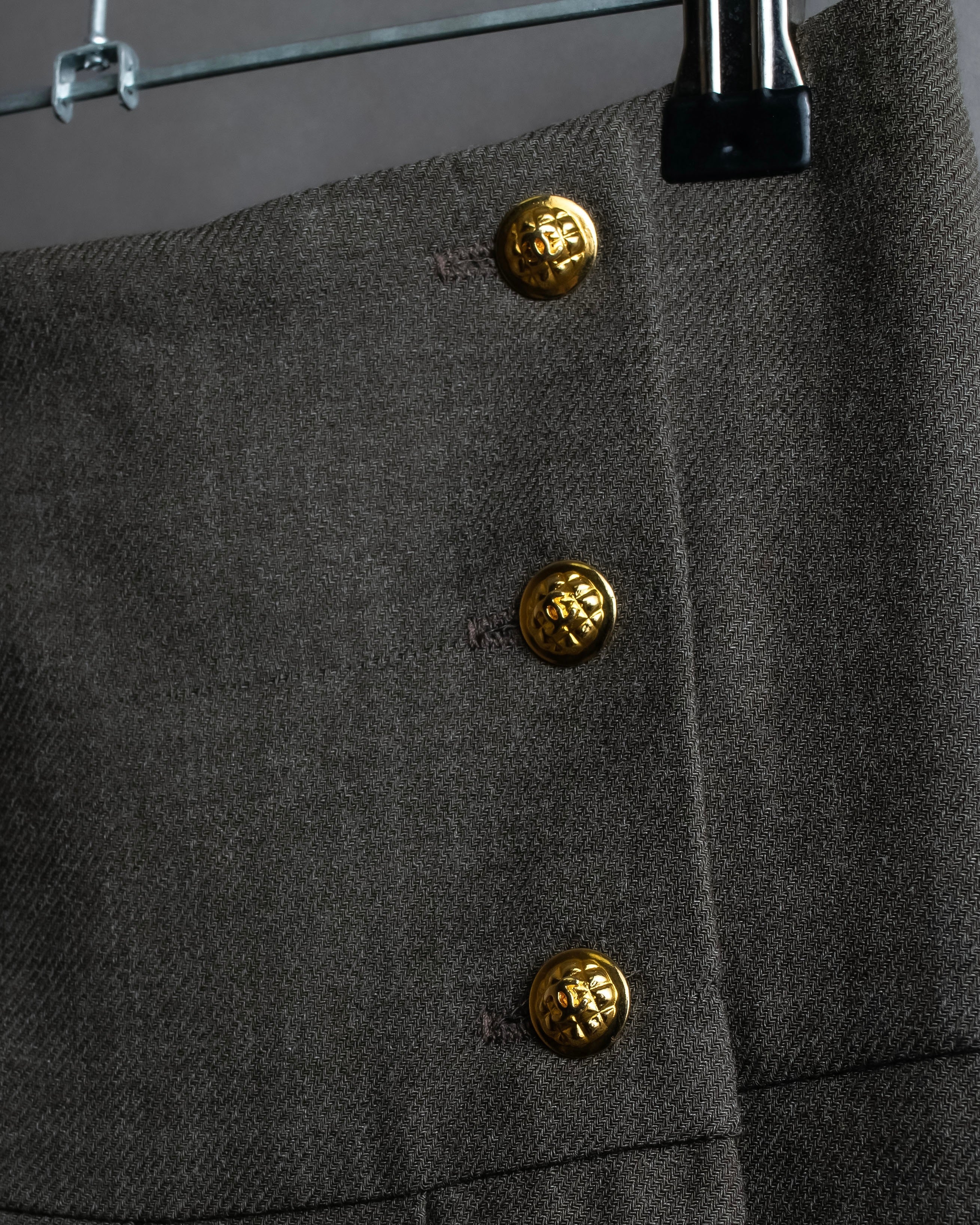 "CHANEL" Side button design pleated flared skirt