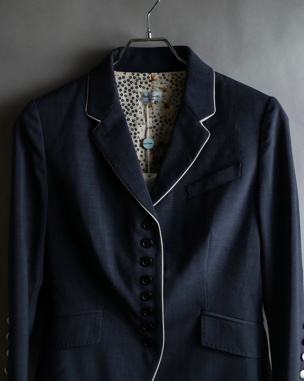 "PAUL SMITH" Consecutive button design compact jacket