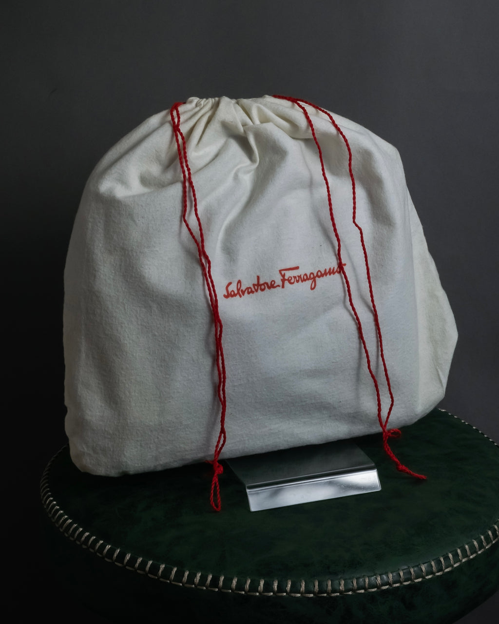 "Salvatore Ferragamo" Antique jewelry motif design velvet shoulder bag