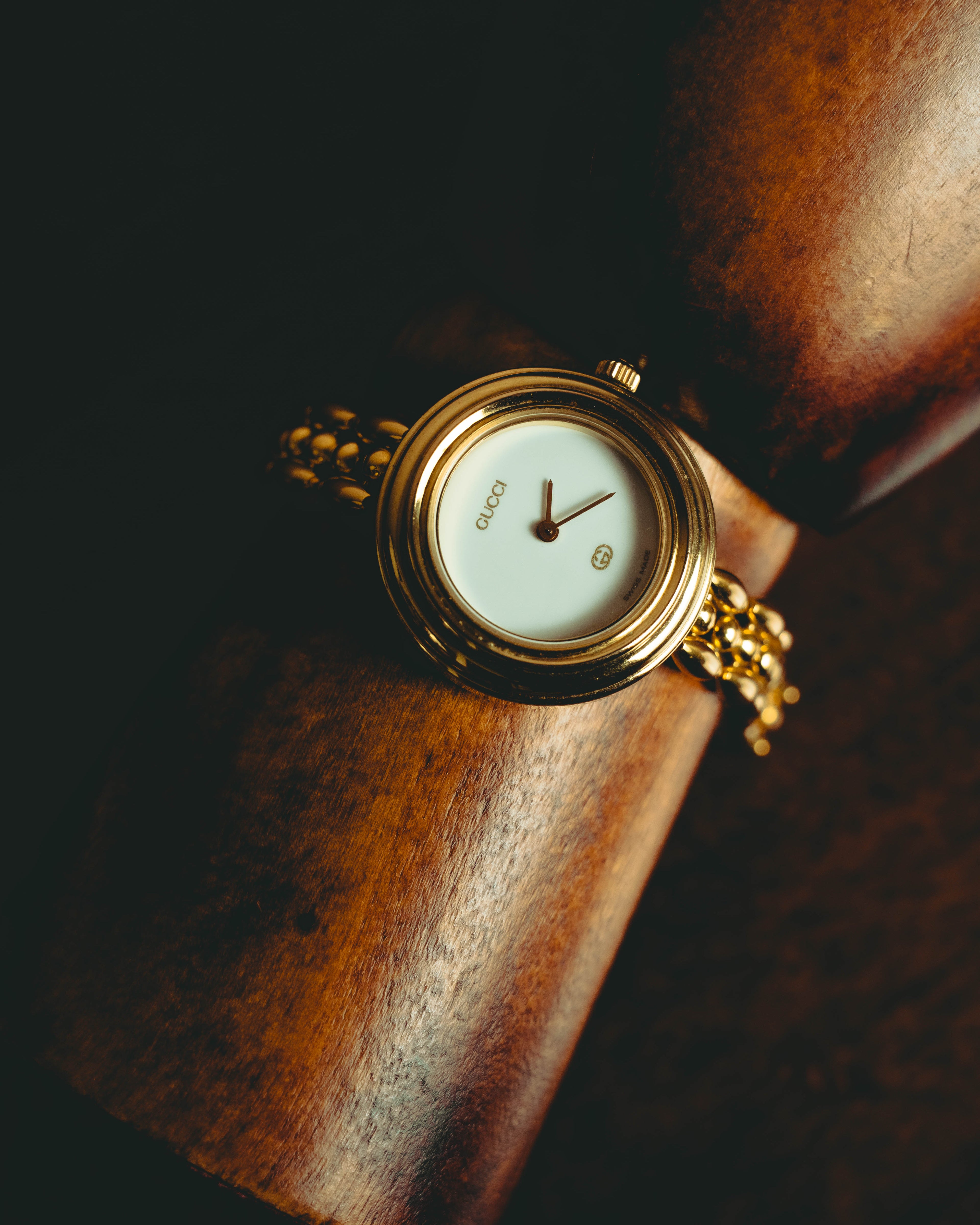 –SPECIAL– "GUCCI" 80's-90's Elegant gold tone wristwatch