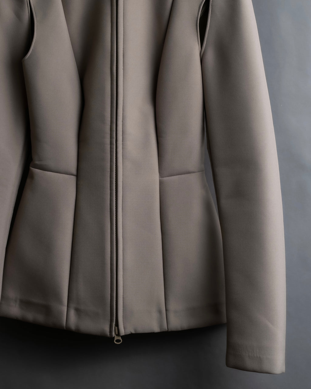 "Maison Martin Margiela × H&M"
Reconstructed zip-up design jacket