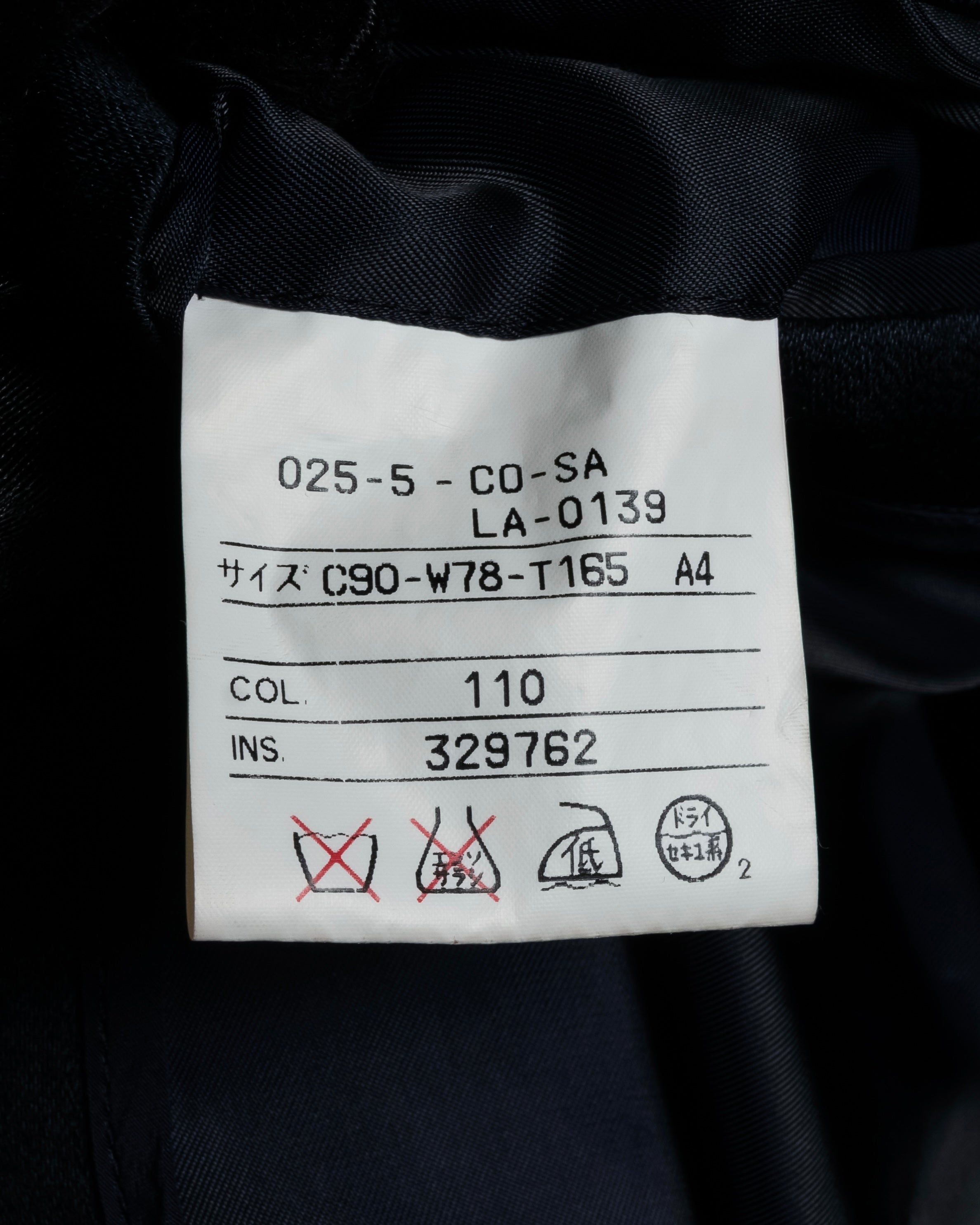 “Yves Saint Laurent” 90’s clean fly-front bal collar coat