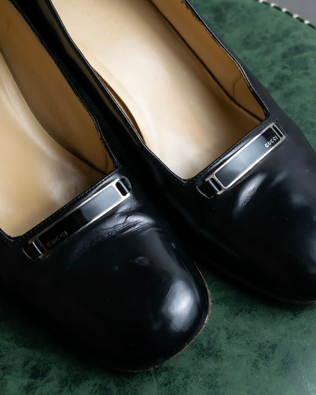 "GUCCI" Metal plate design leather heel pumps