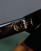 "GUCCI" Wellington frame bee engraved sunglasses