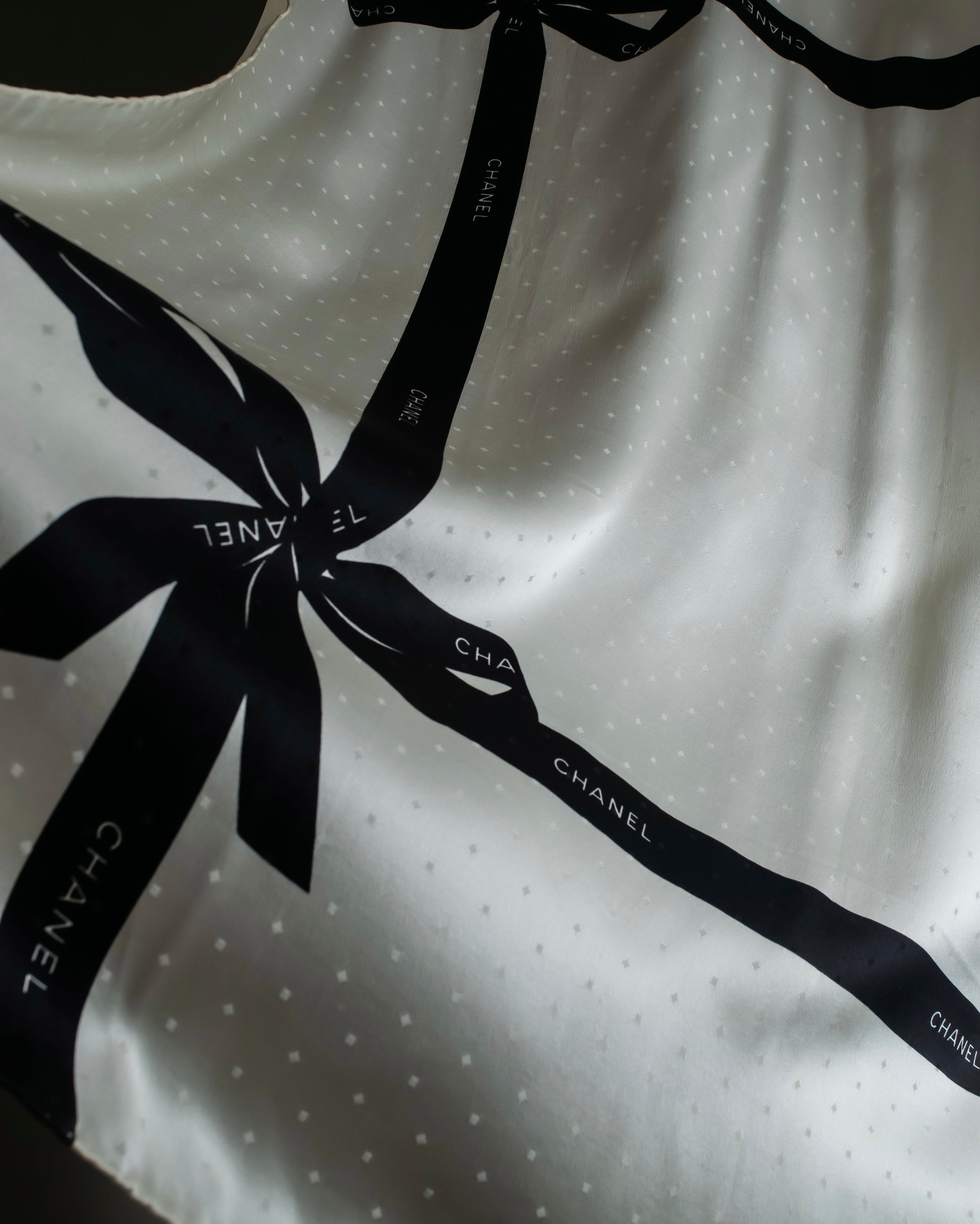 "CHANEL" Logo engraved ribbon motif design large scarf