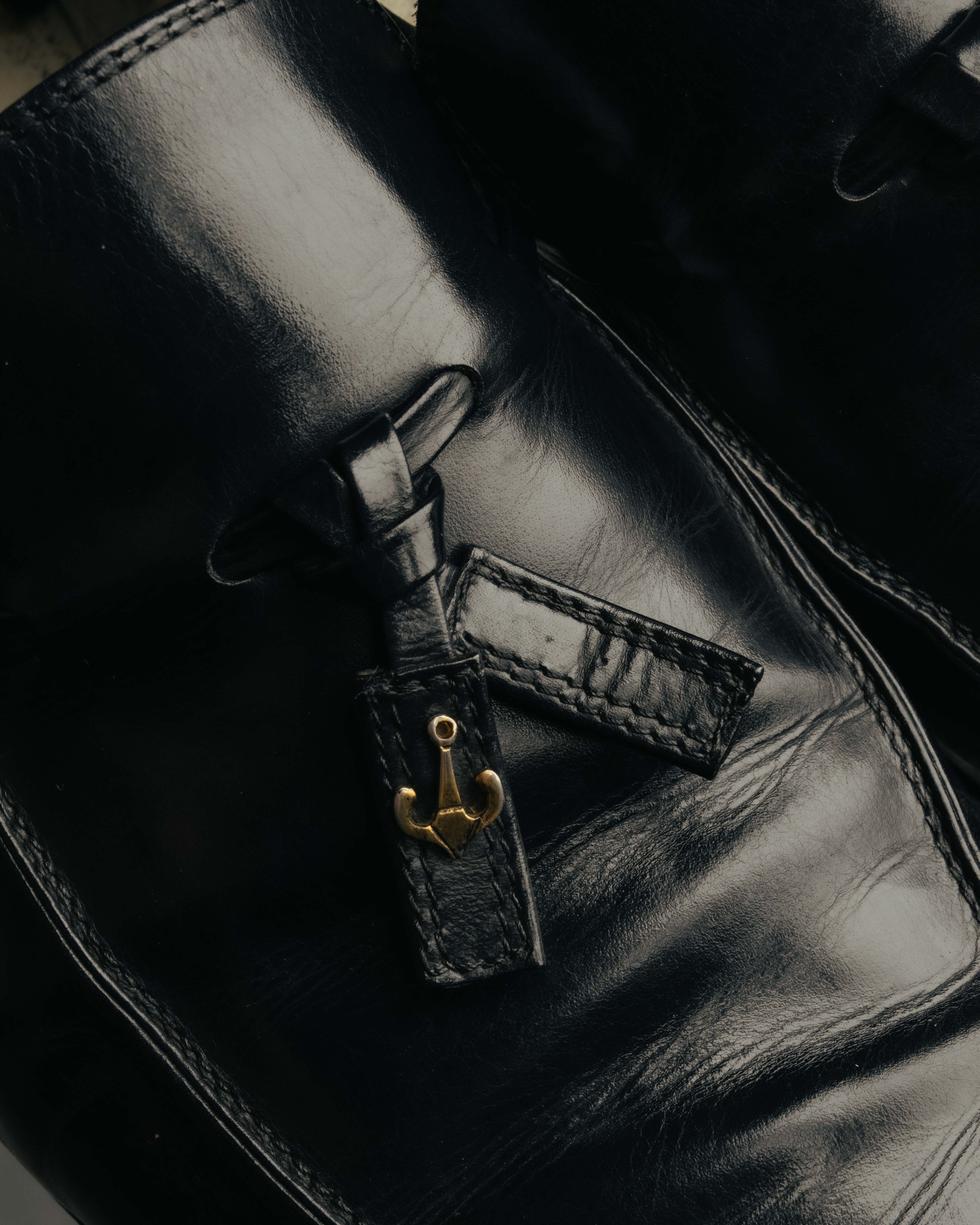 "GUCCI" 80's Vintage anchor motif tassel leather loafers