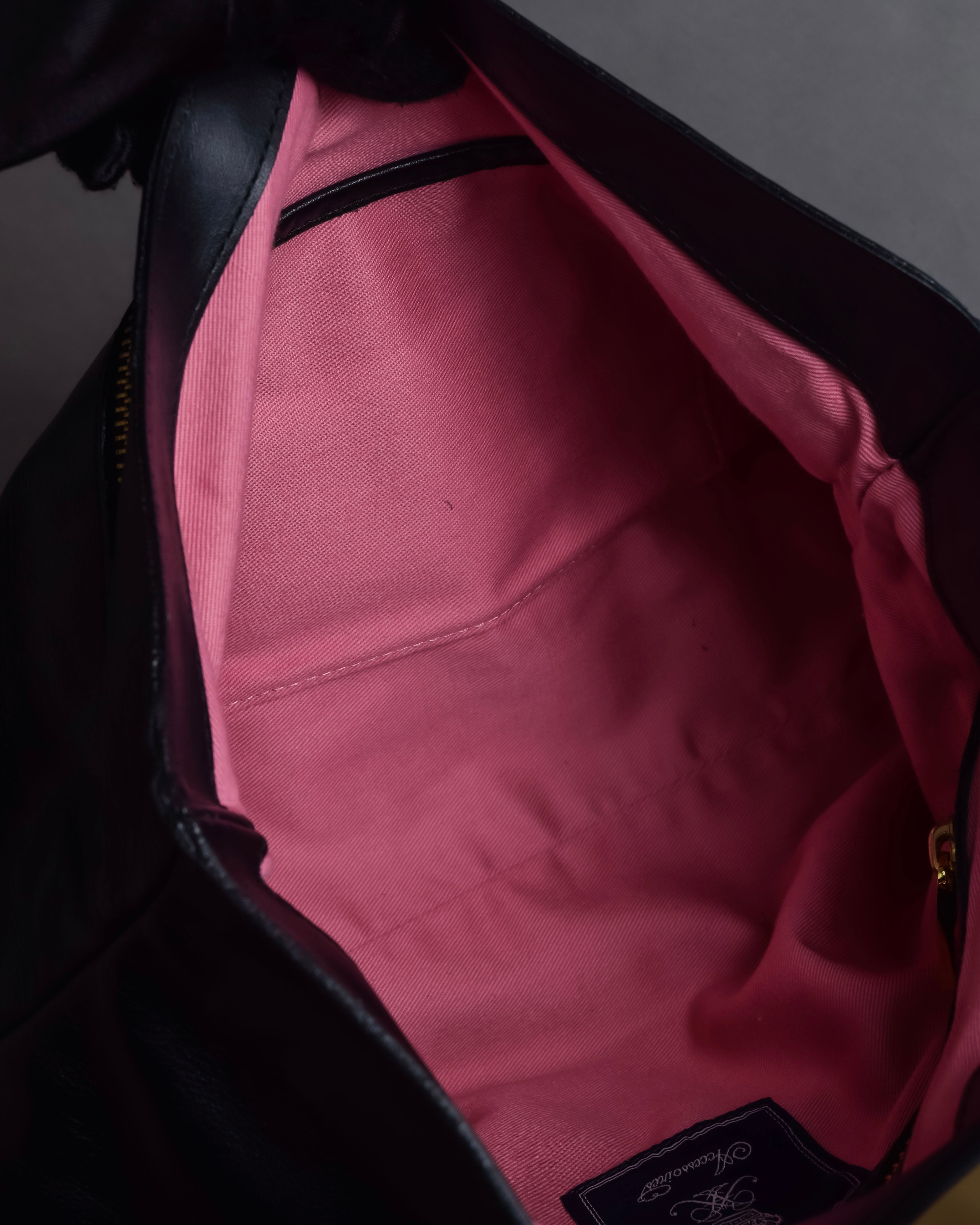 "ADMJ" Gold clasp grain leather shoulder bag