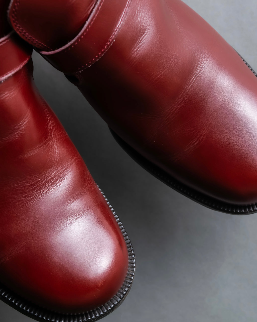 "tricot COMME des GARCONS"
 Belted heel leather pumps