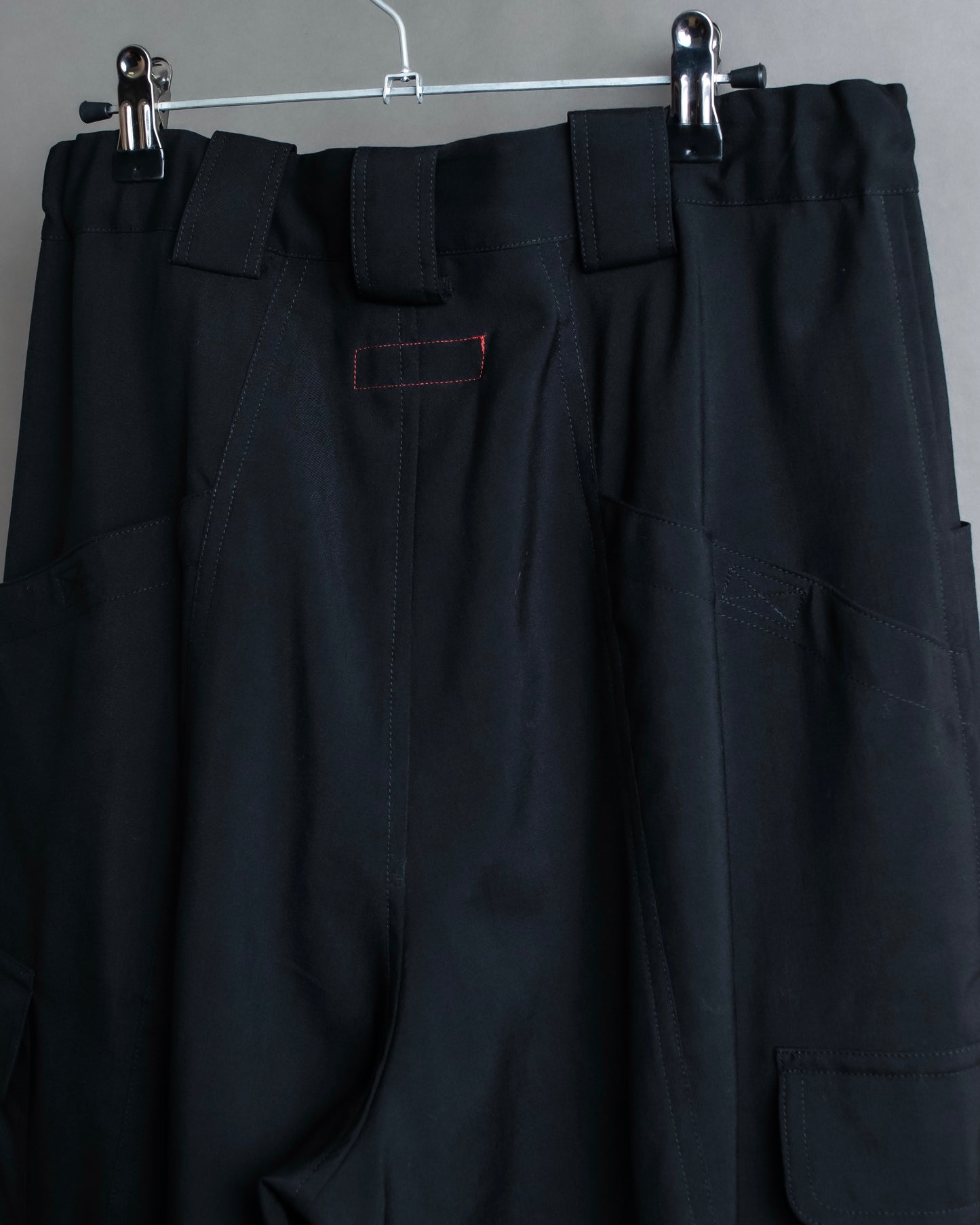 "Y's" Cargo pocket design sarouel silhouette, wool slacks