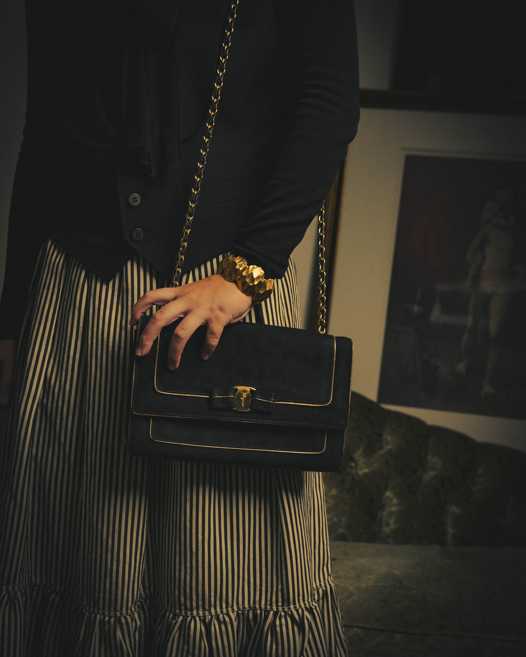 -SPECIAL- "Salvatore Ferragamo" 10's Elegant suede chain shoulder bag