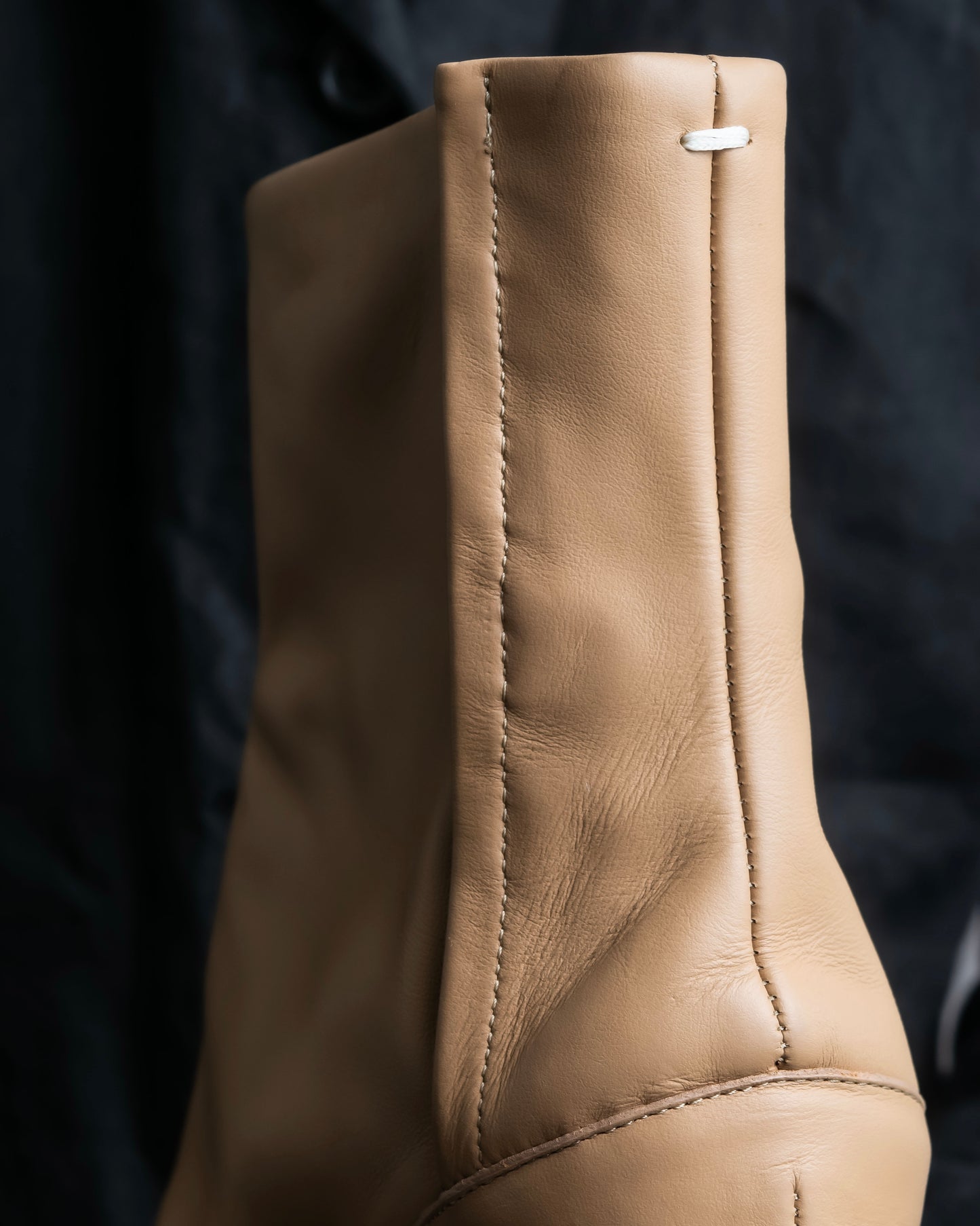 "MAISON MARGIELA" Calf leather beige color tabi boots