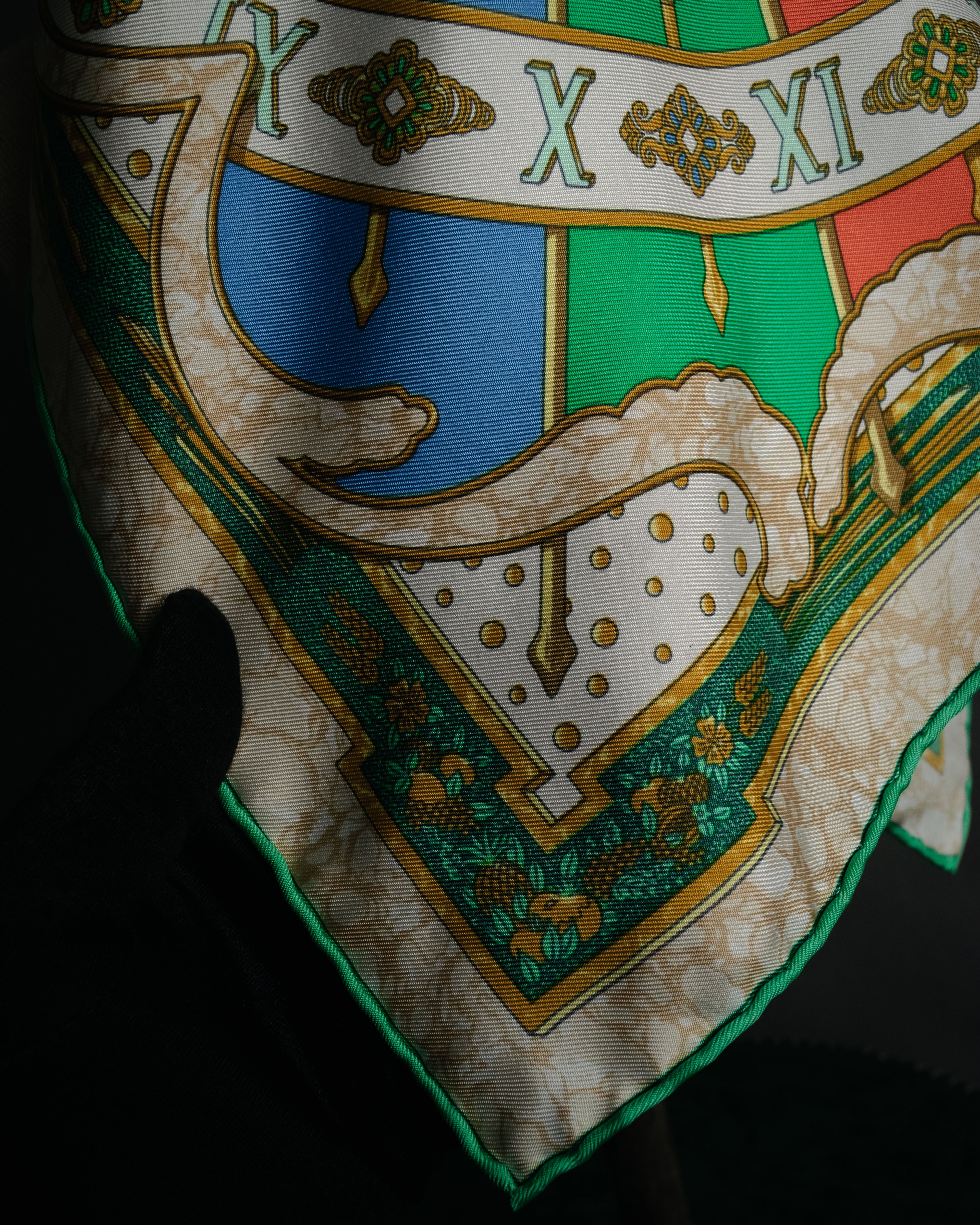 “HERMÈS” 90’s gloria soli carrè silk scarf